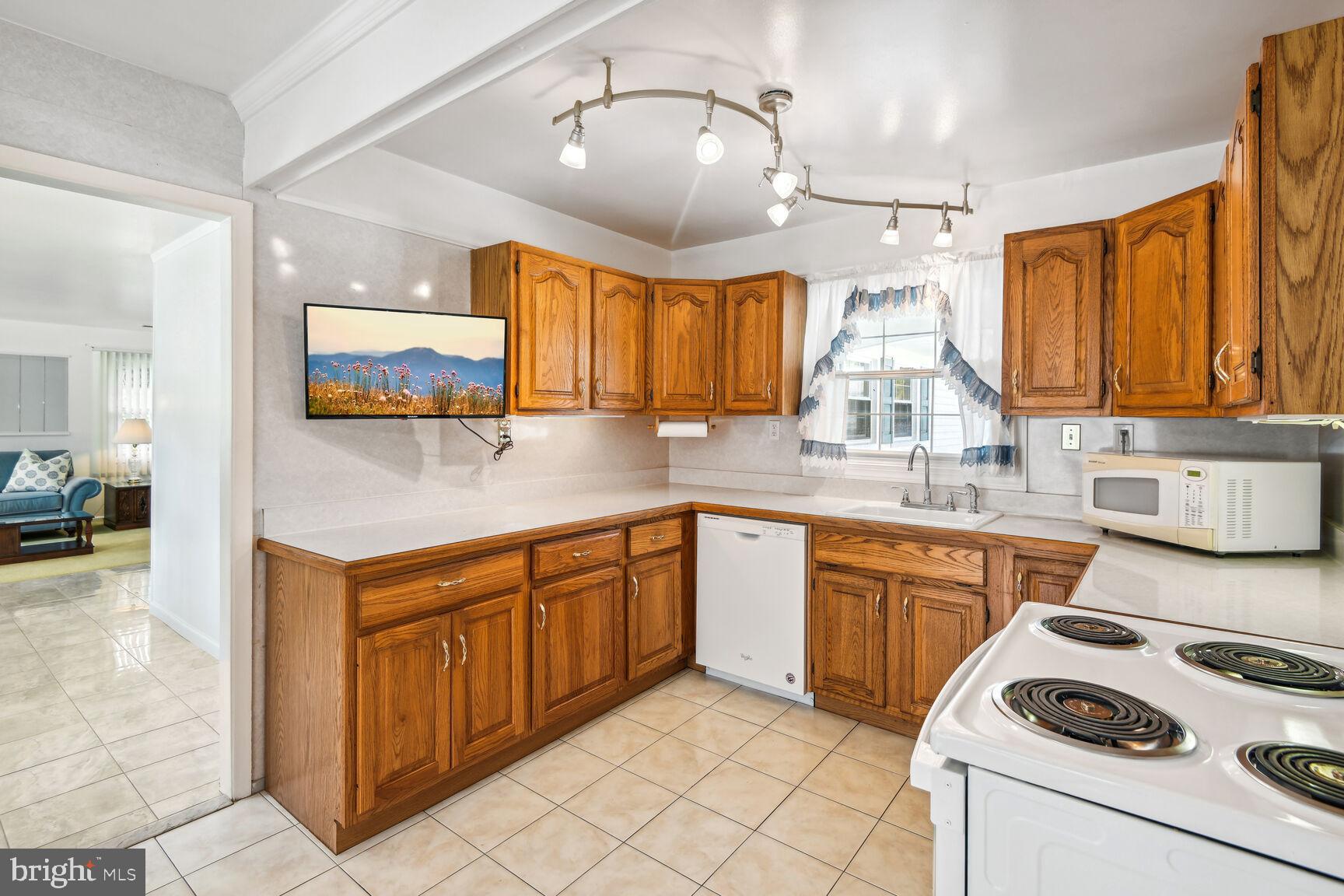 POINTER RIDGE - Residential