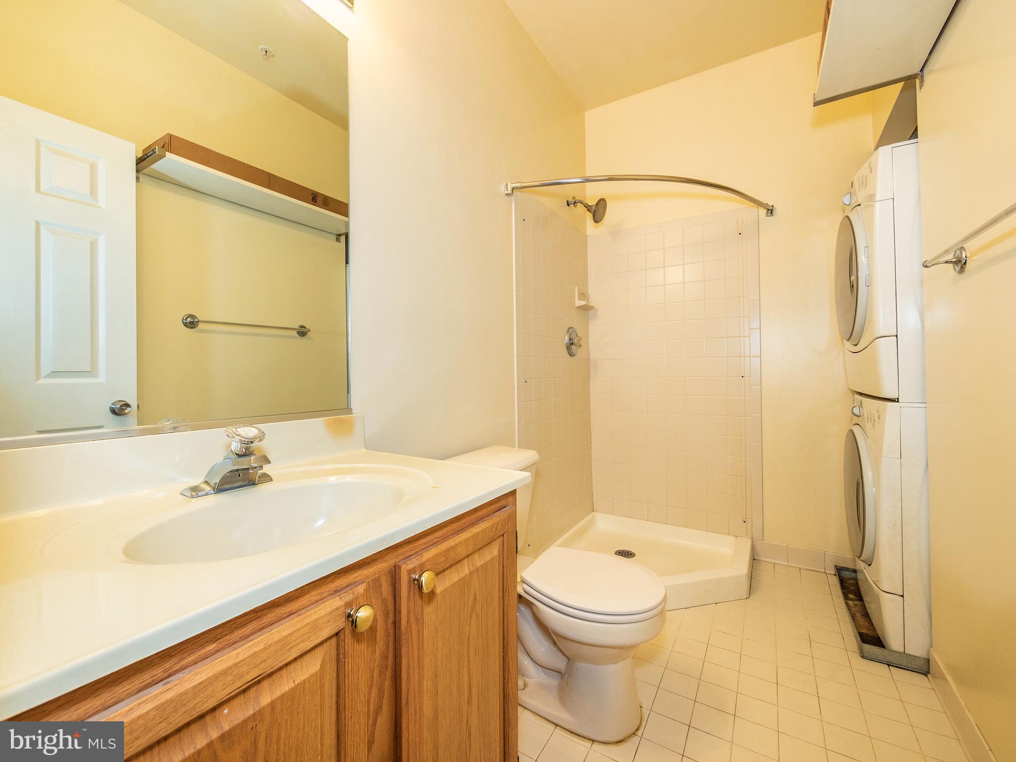 FAIRWAYS BAY HILLS CONDOMINIUMS - Residential