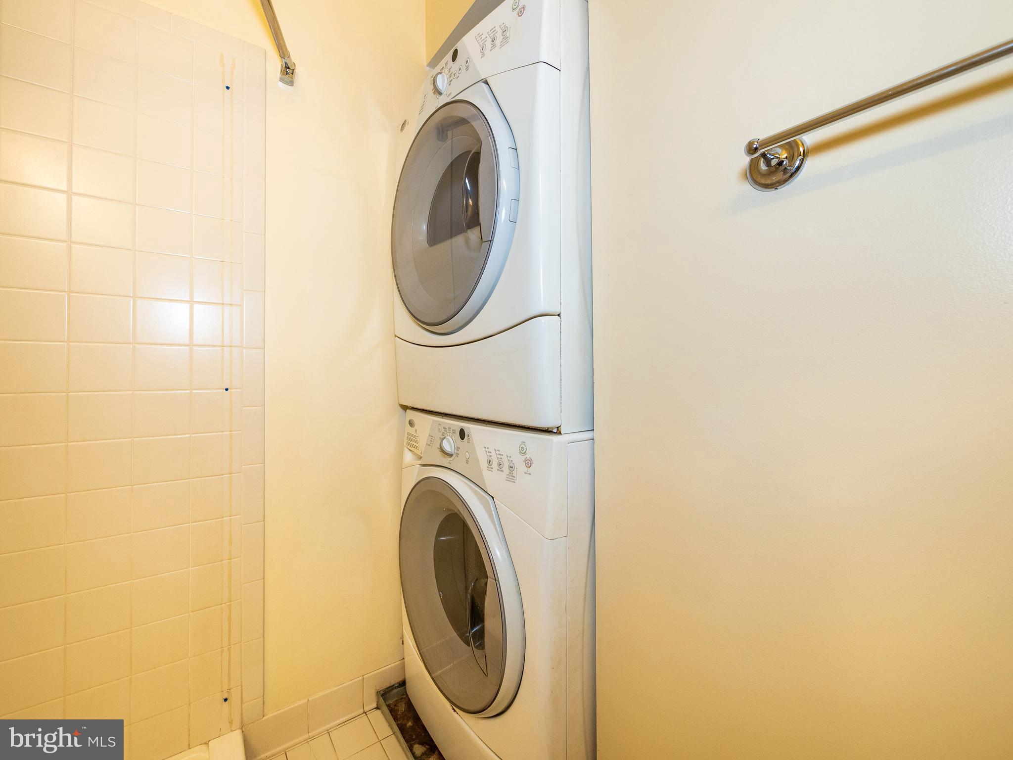 FAIRWAYS BAY HILLS CONDOMINIUMS - Residential