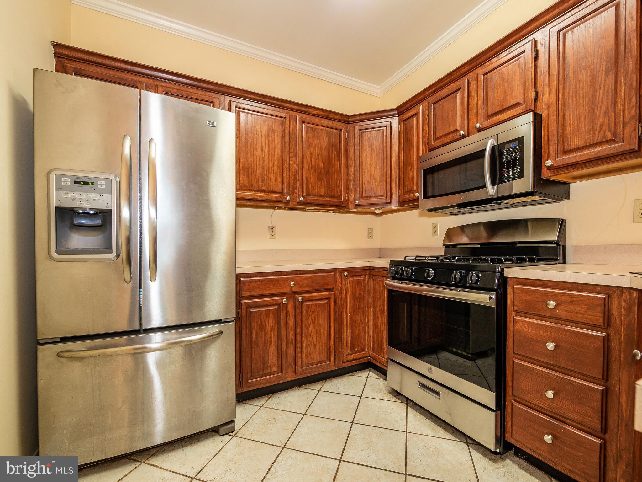 FAIRWAYS BAY HILLS CONDOMINIUMS - Residential