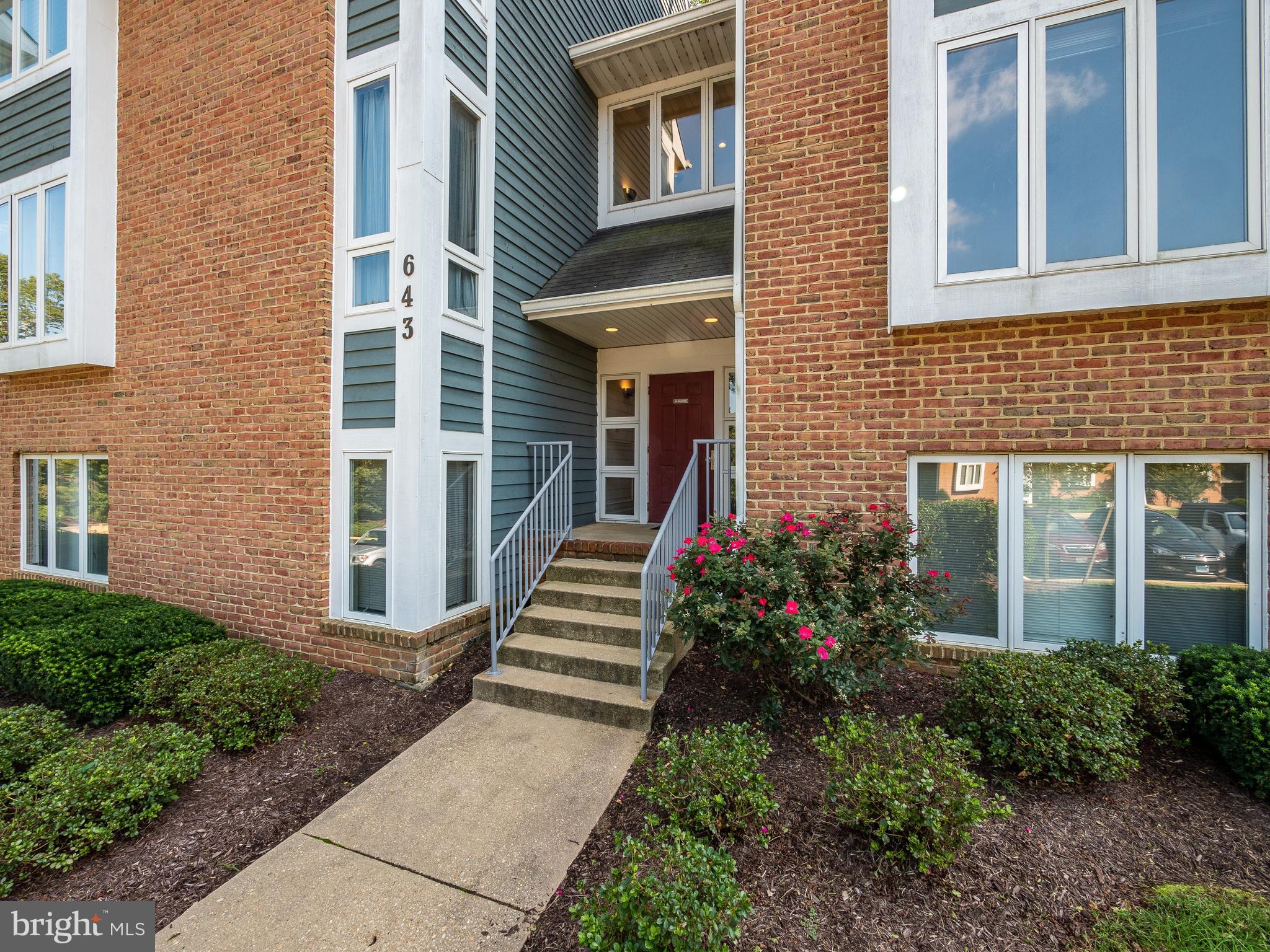 FAIRWAYS BAY HILLS CONDOMINIUMS - Residential