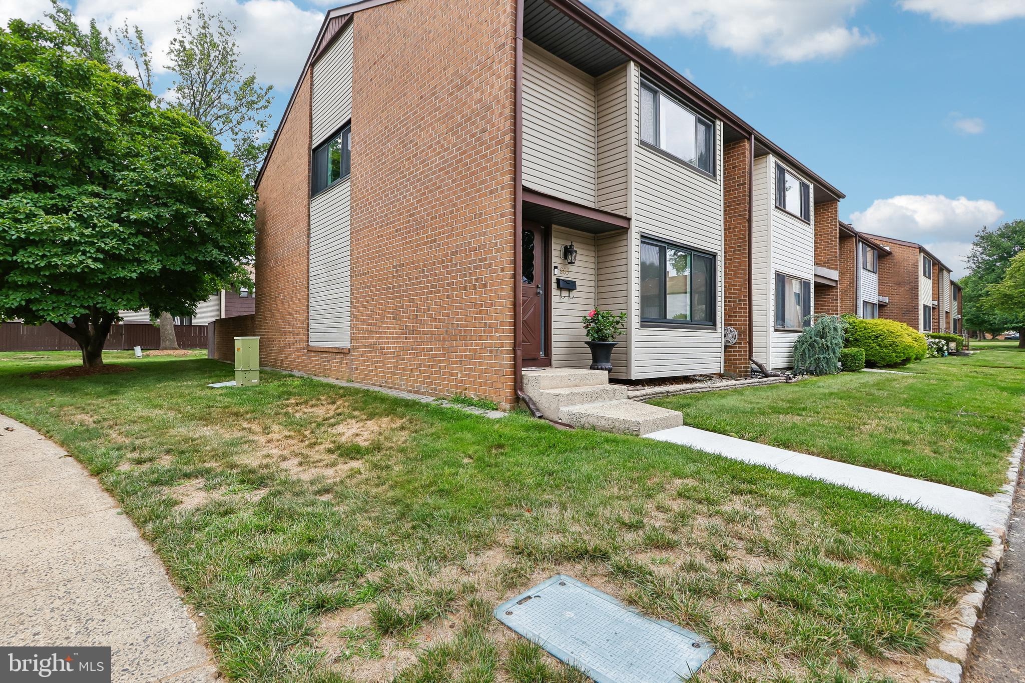 885 JAMESTOWN