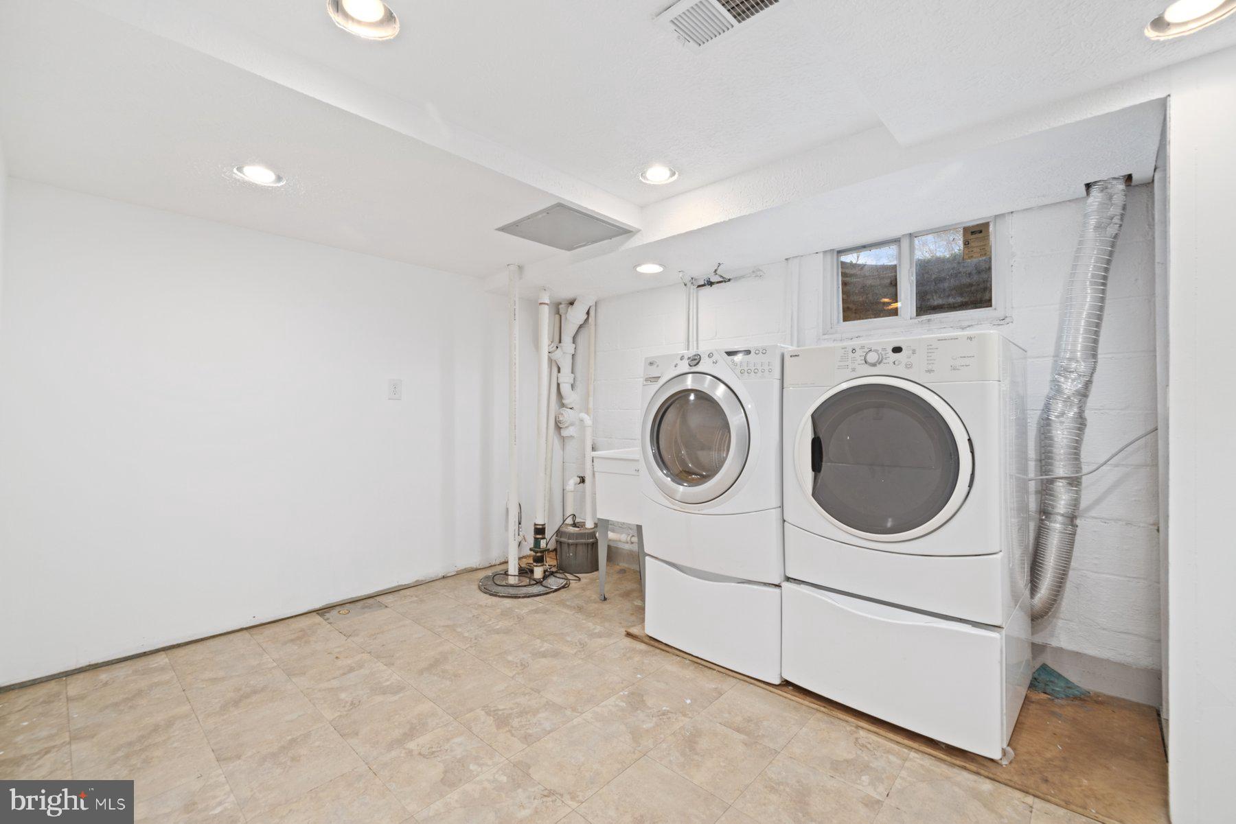 BROCK HALL MANOR - Residential