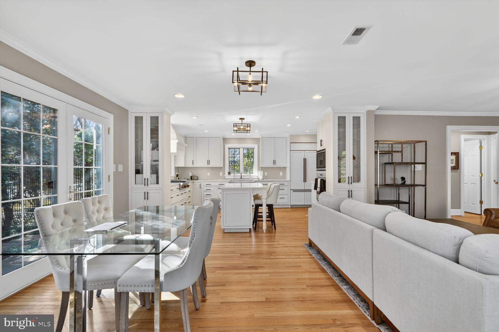 BELLEVUE FOREST - Residential