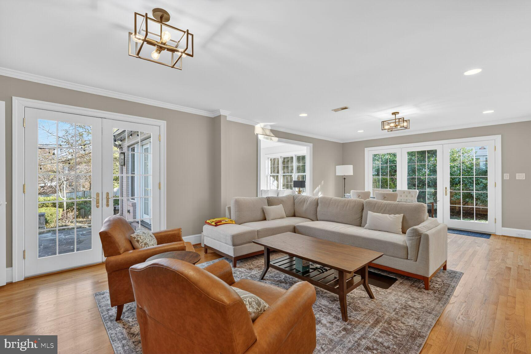 BELLEVUE FOREST - Residential