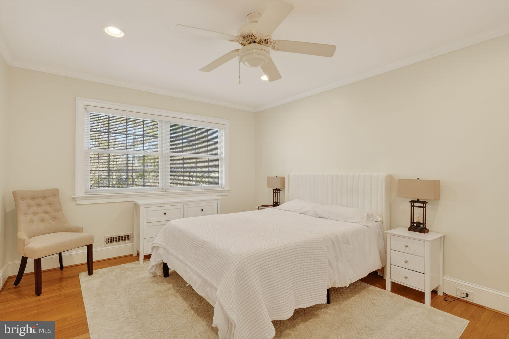 BELLEVUE FOREST - Residential