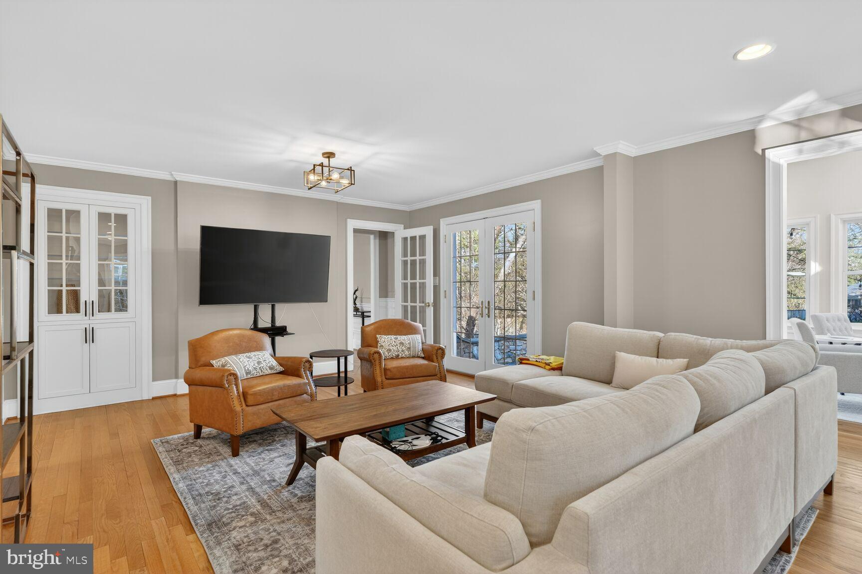 BELLEVUE FOREST - Residential