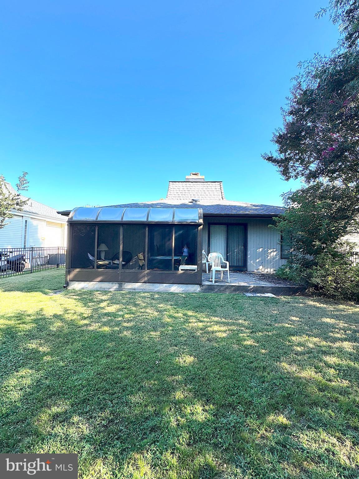 COUNTRY CLUB ESTATES - Residential