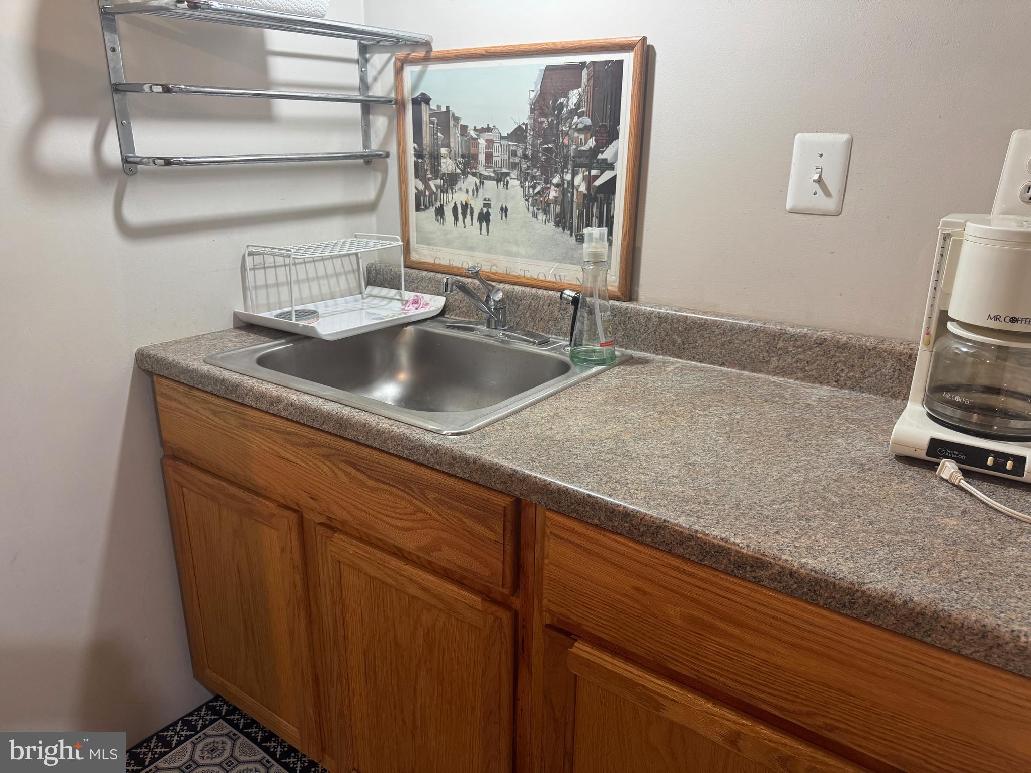 ENGLEWOOD MEWS - Residential Lease