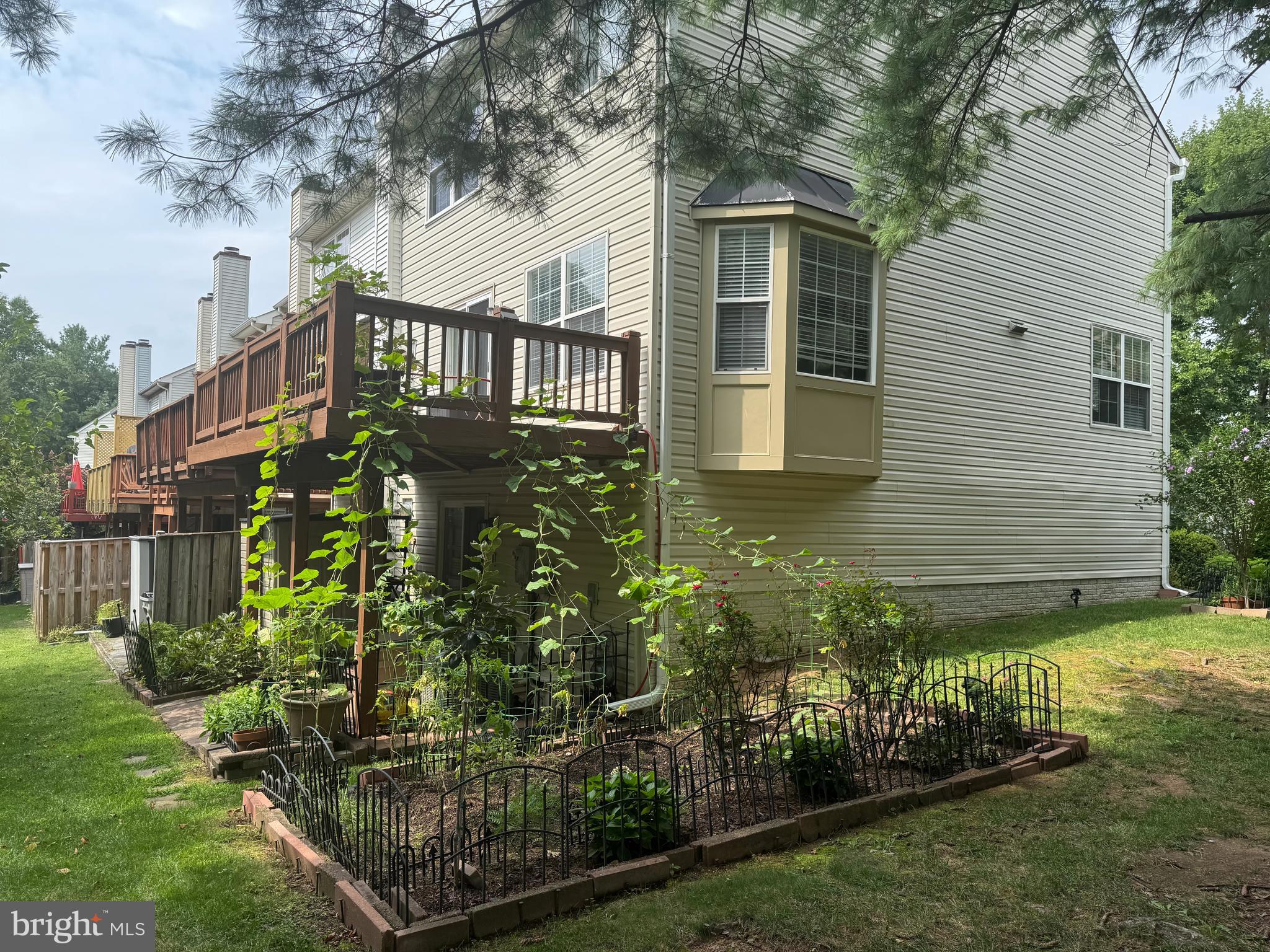 ENGLEWOOD MEWS - Residential Lease