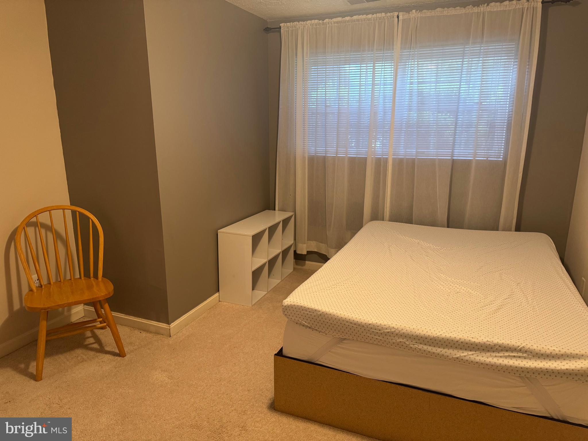 ENGLEWOOD MEWS - Residential Lease