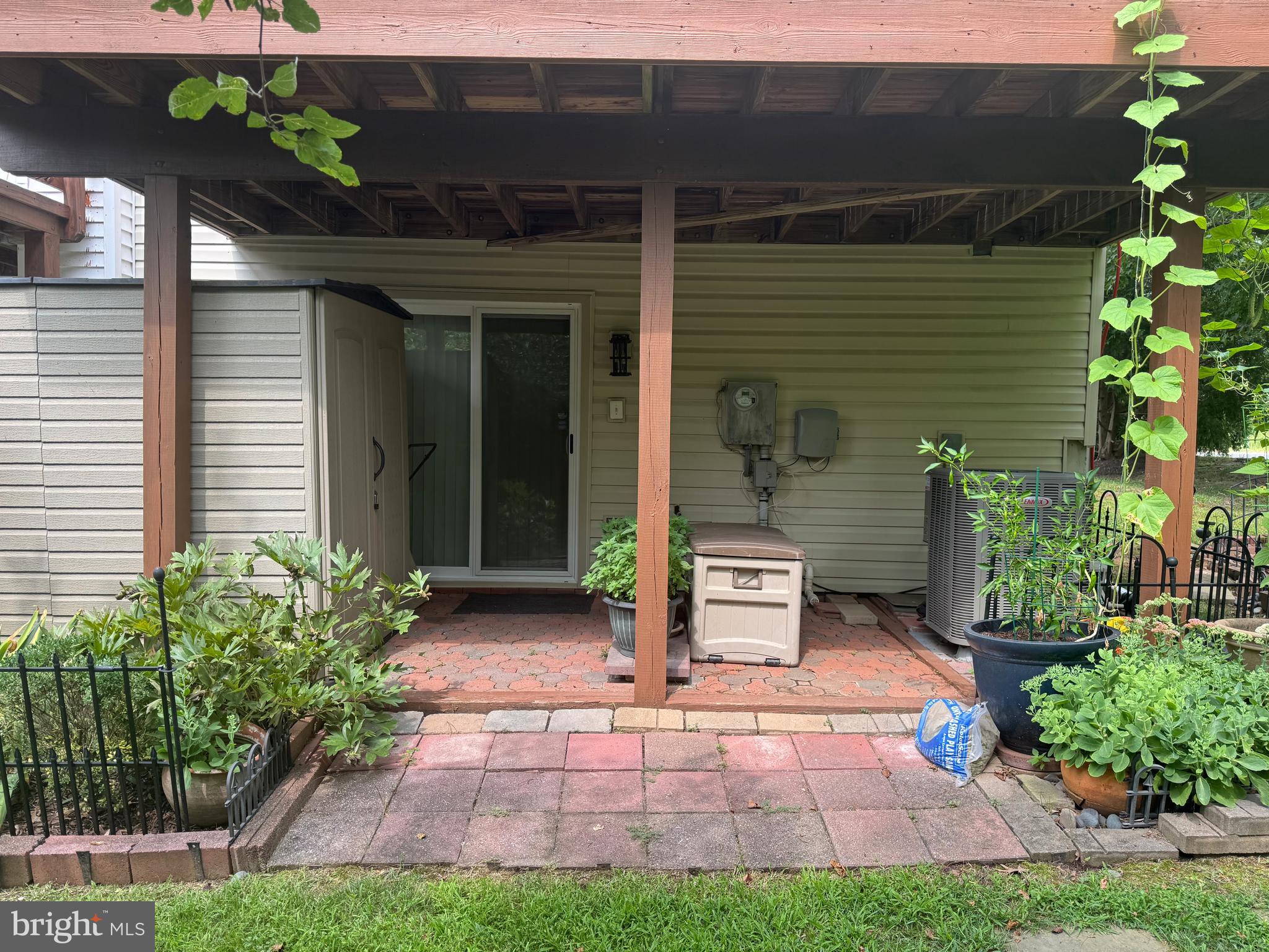 ENGLEWOOD MEWS - Residential Lease