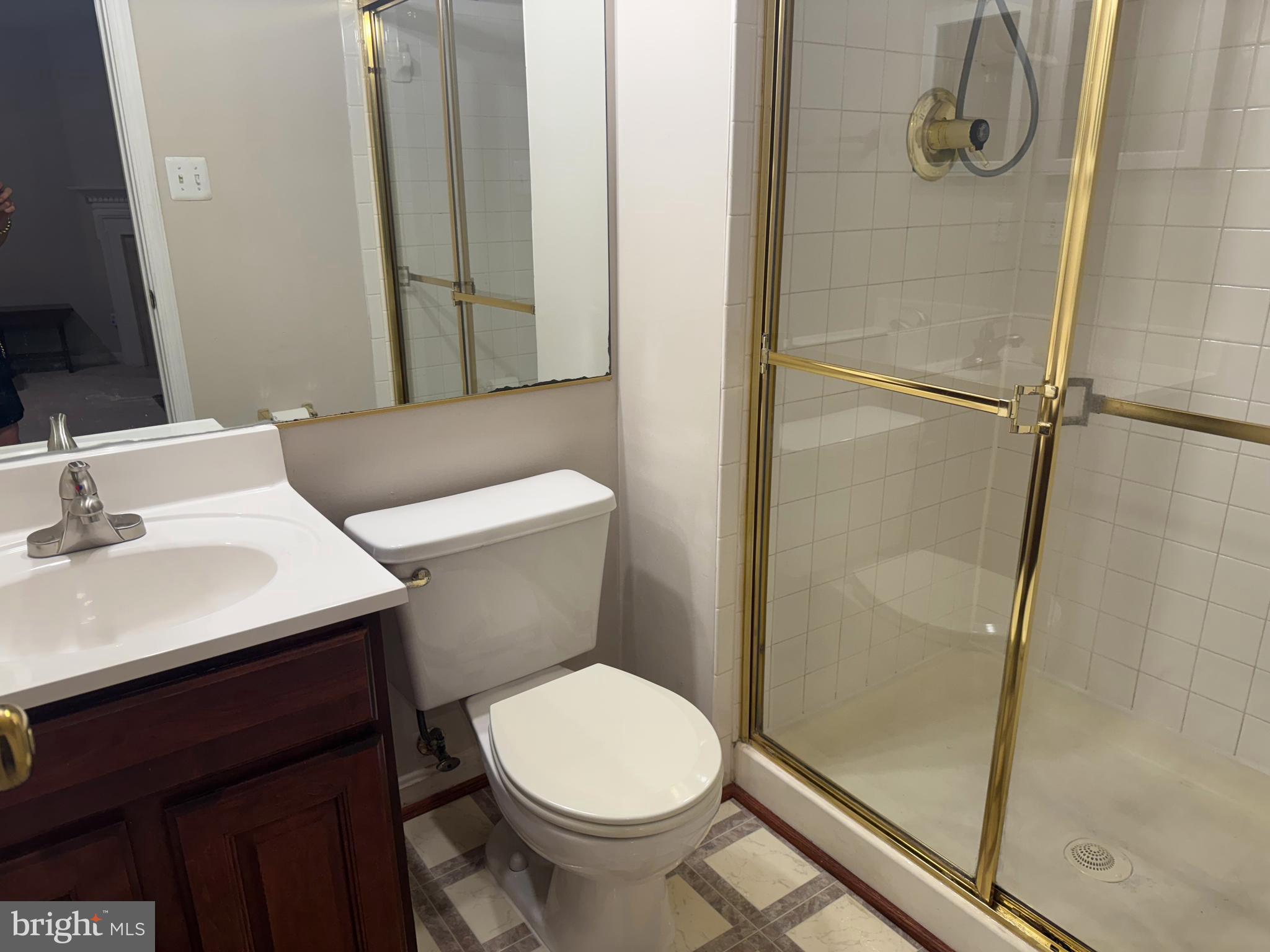 ENGLEWOOD MEWS - Residential Lease