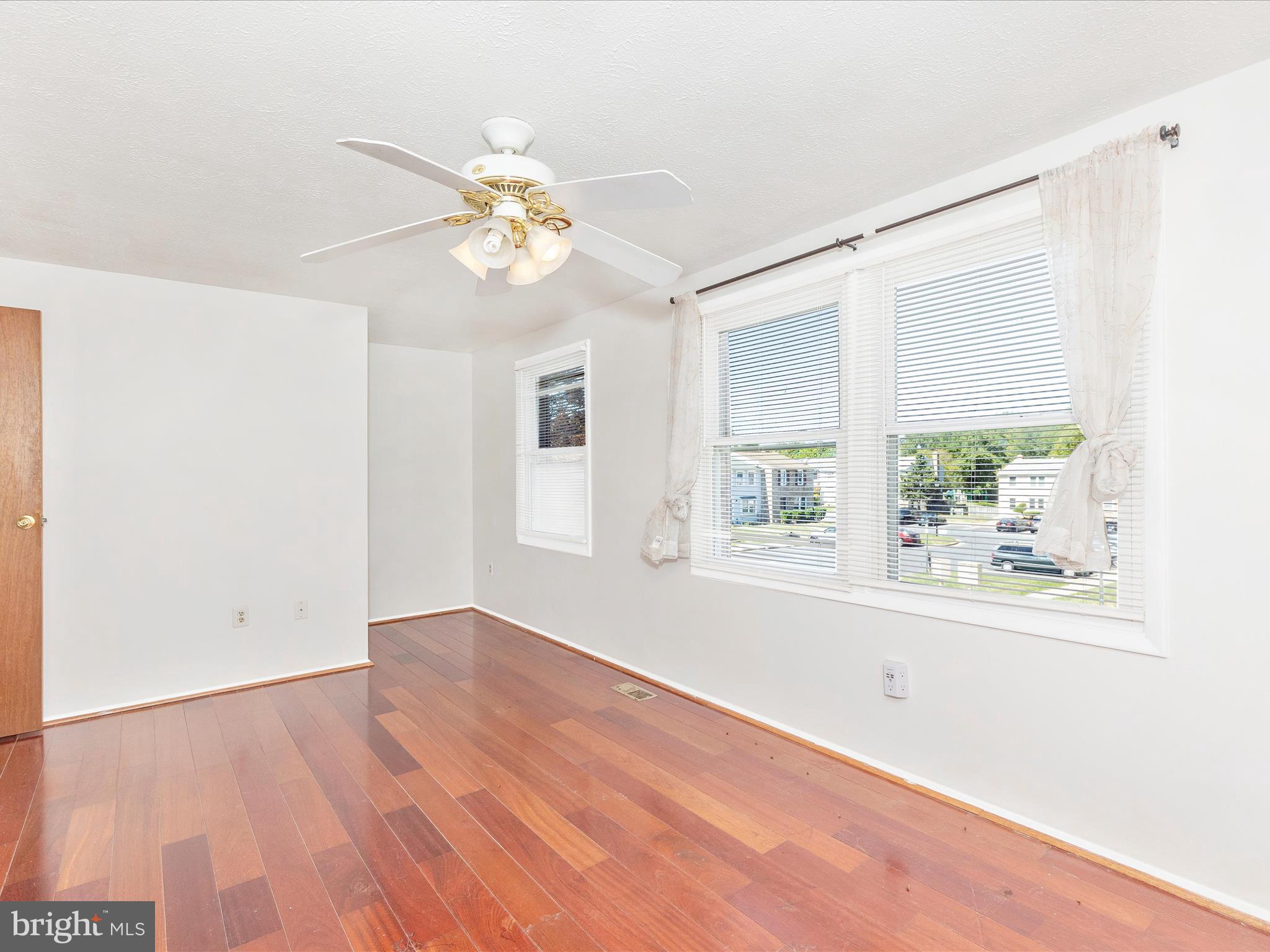 AMBER MEADOWS - Residential