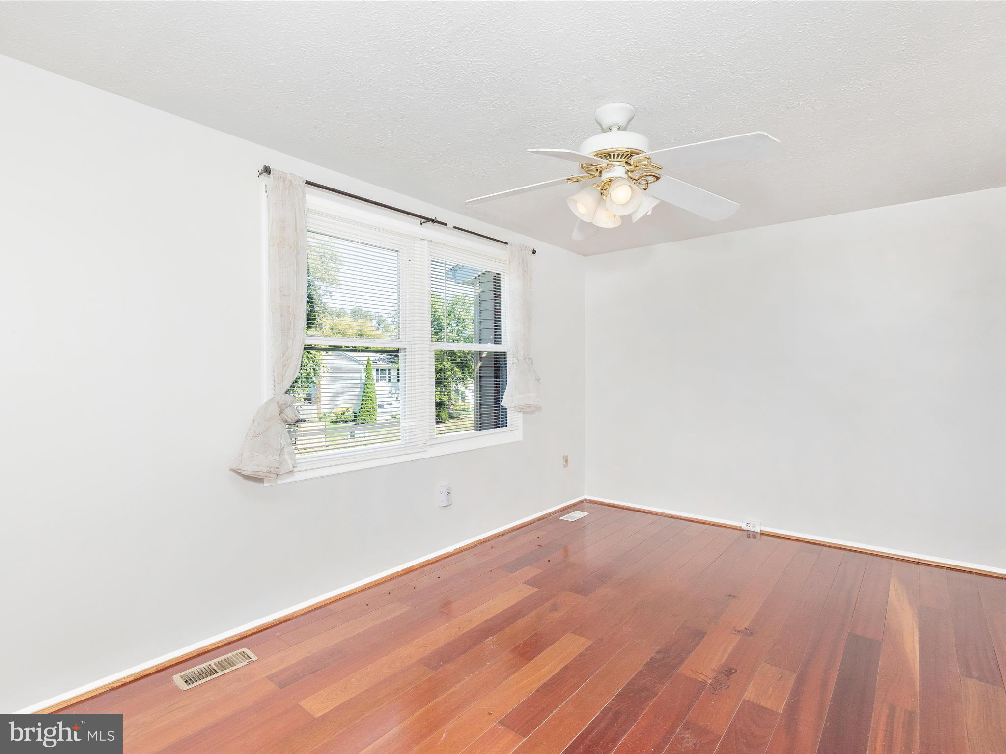 AMBER MEADOWS - Residential