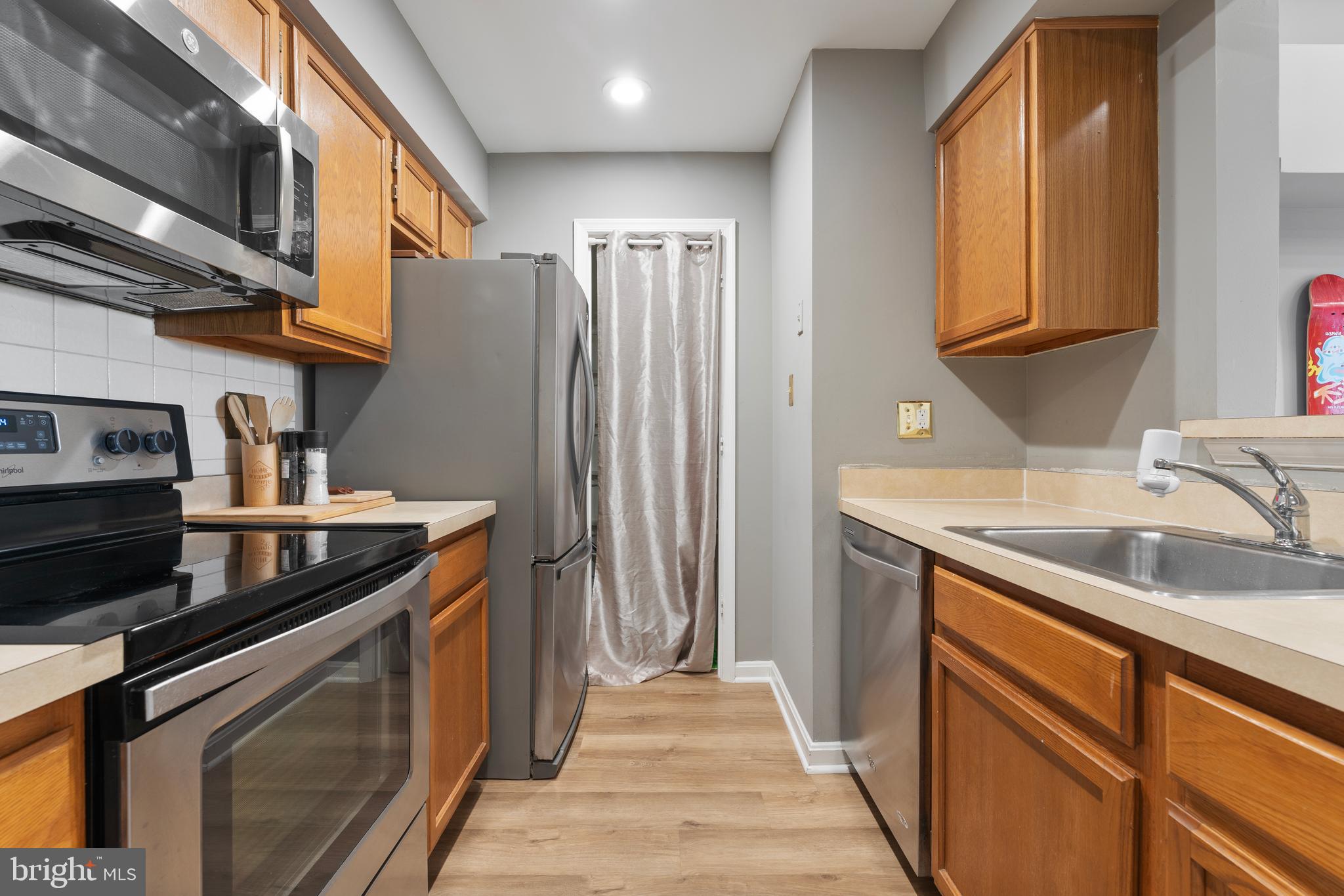 SURREY AT MANCHESTER LAKES - Residential Lease