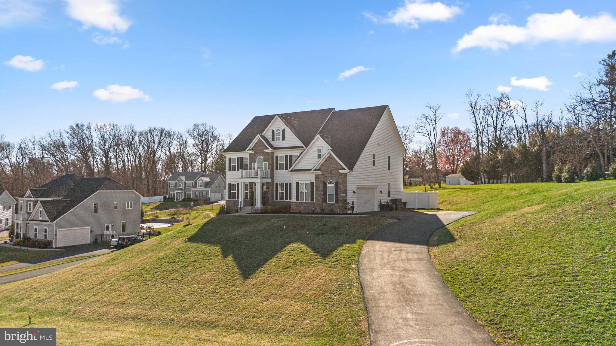 2123 WINTON COURT