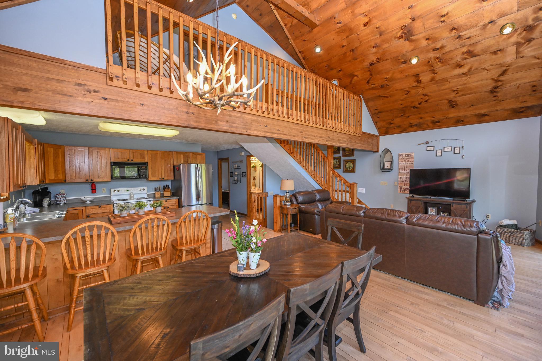 HOLIDAY HILL - Residential