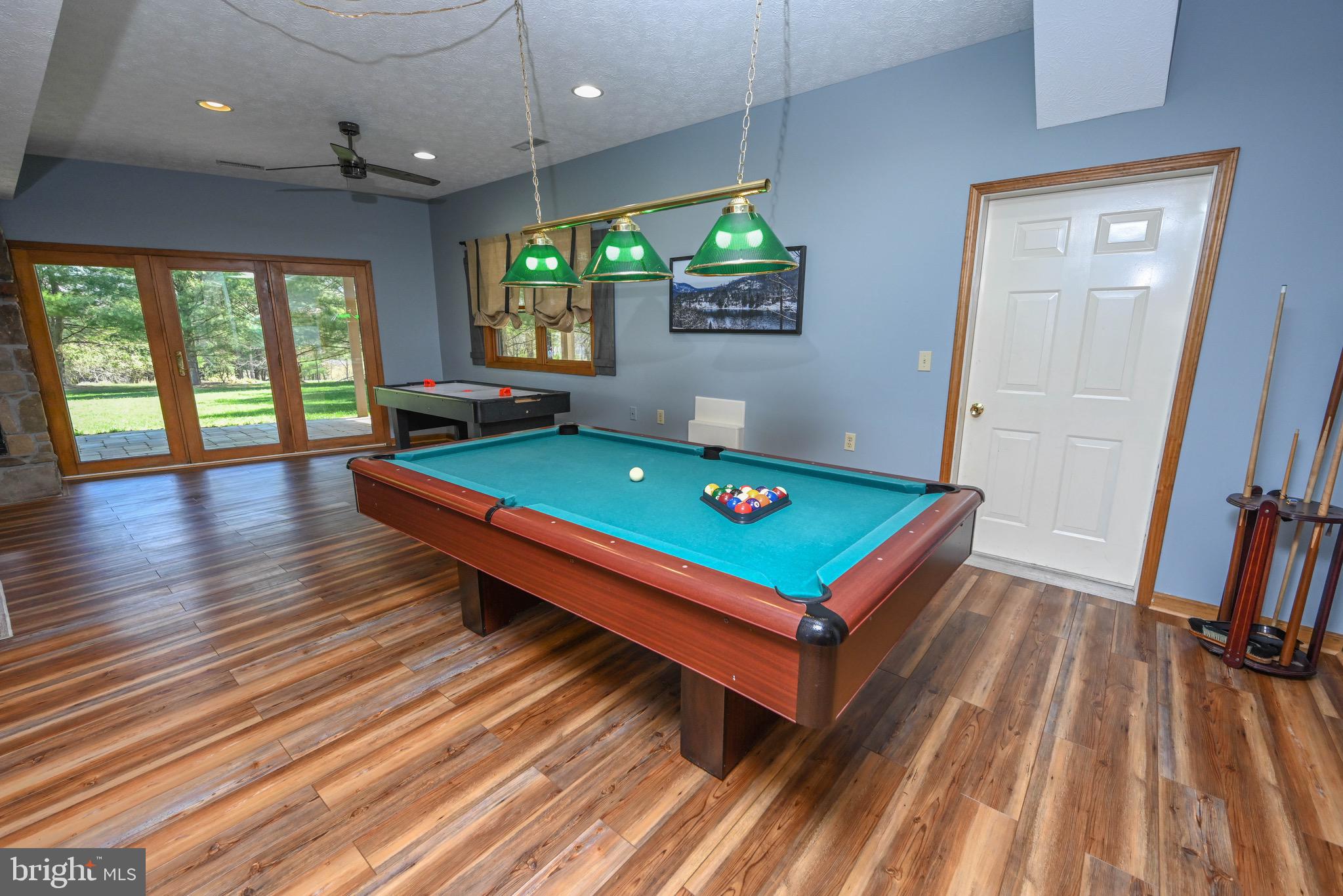 HOLIDAY HILL - Residential