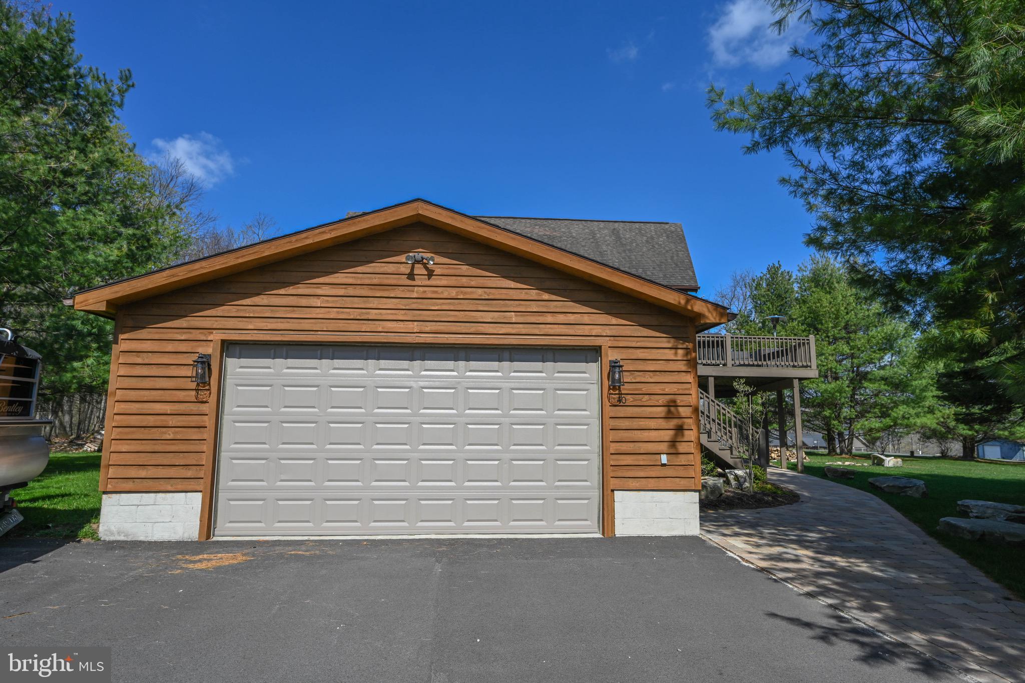 HOLIDAY HILL - Residential