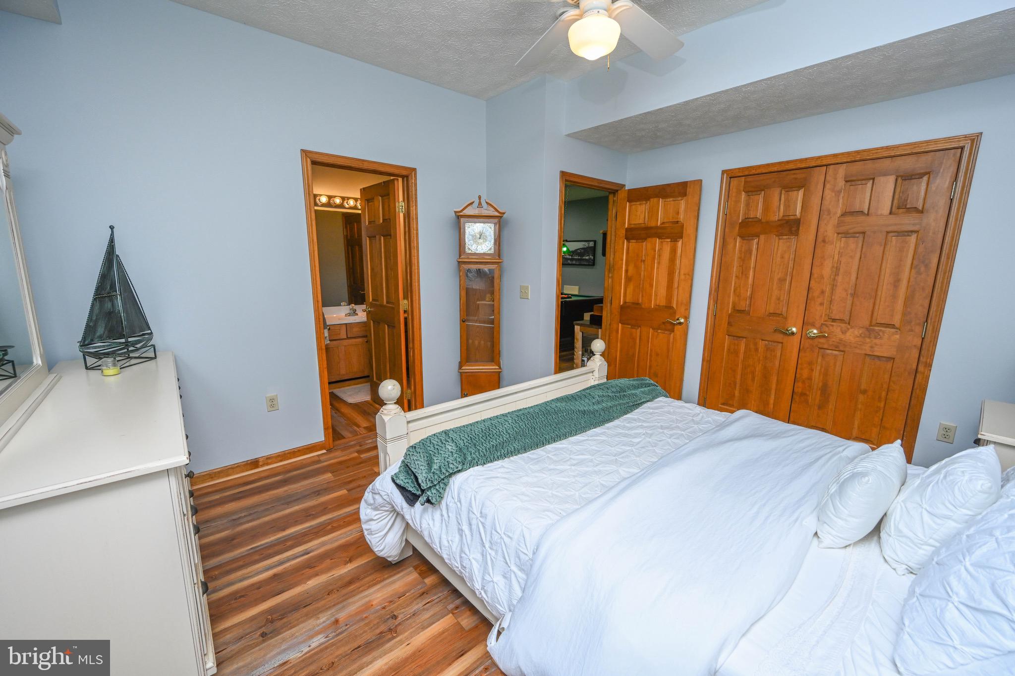 HOLIDAY HILL - Residential