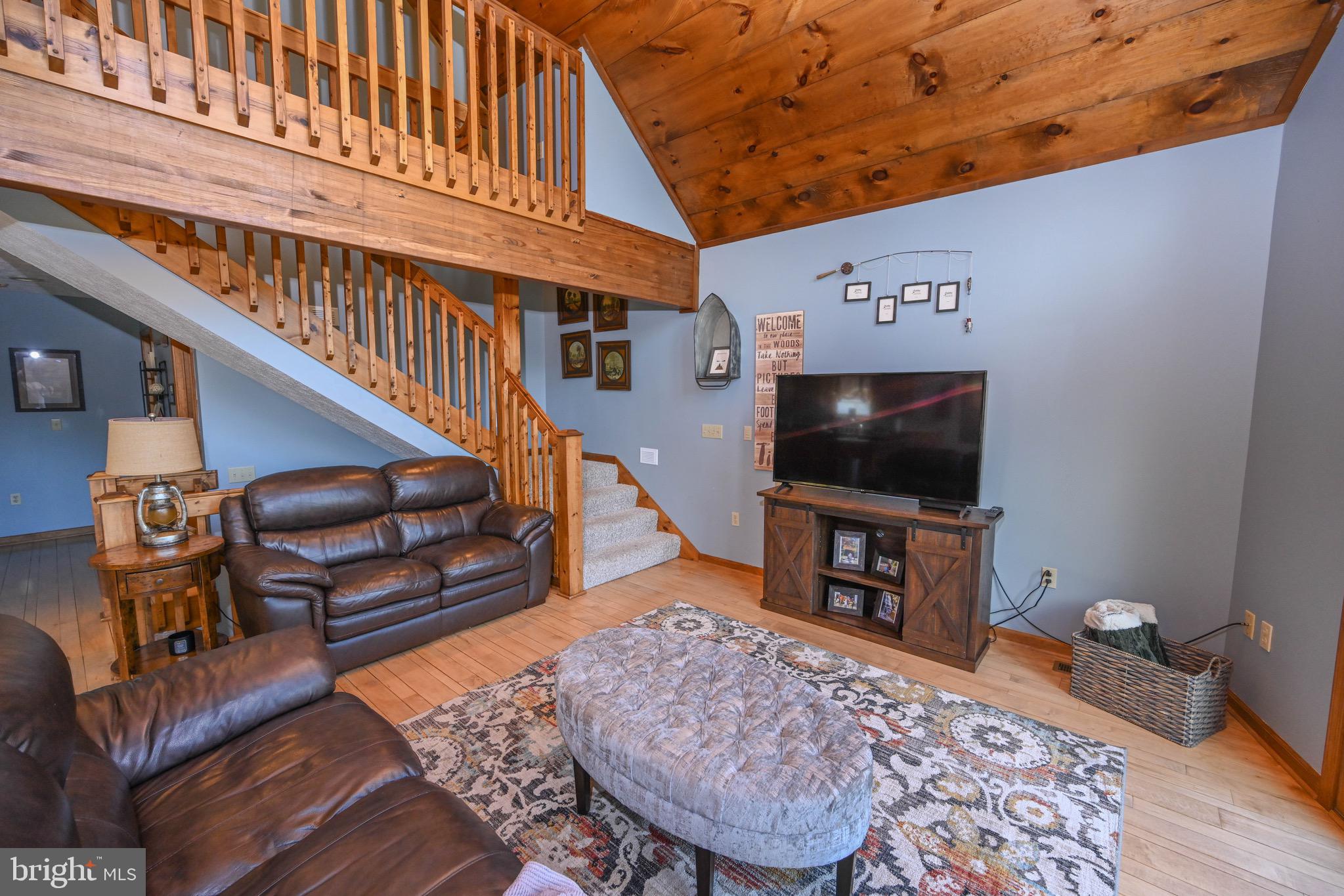 HOLIDAY HILL - Residential