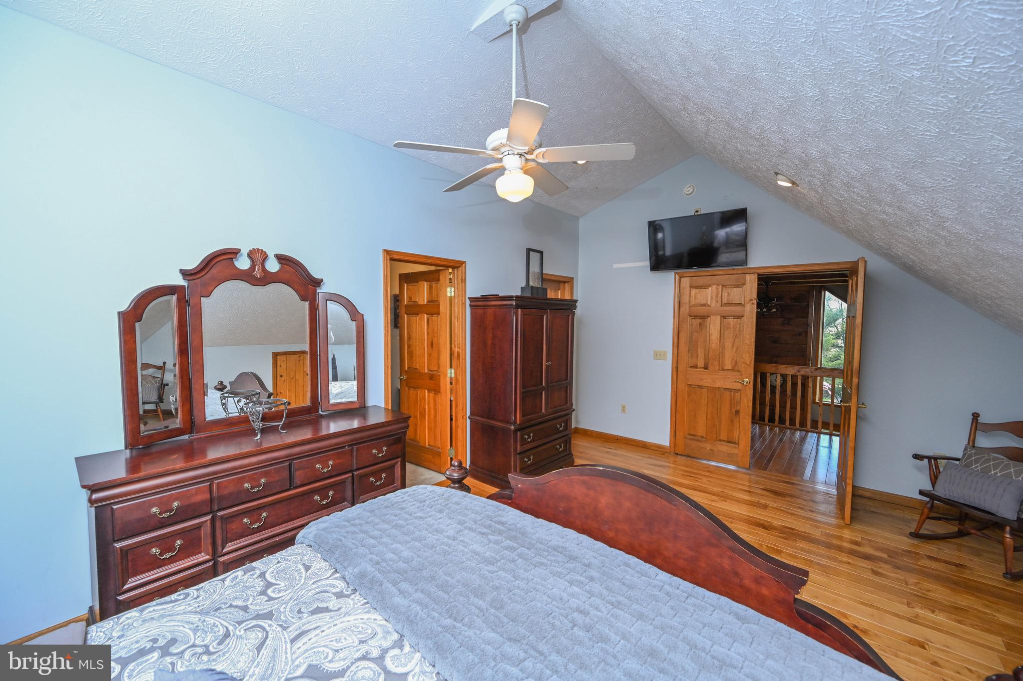 HOLIDAY HILL - Residential