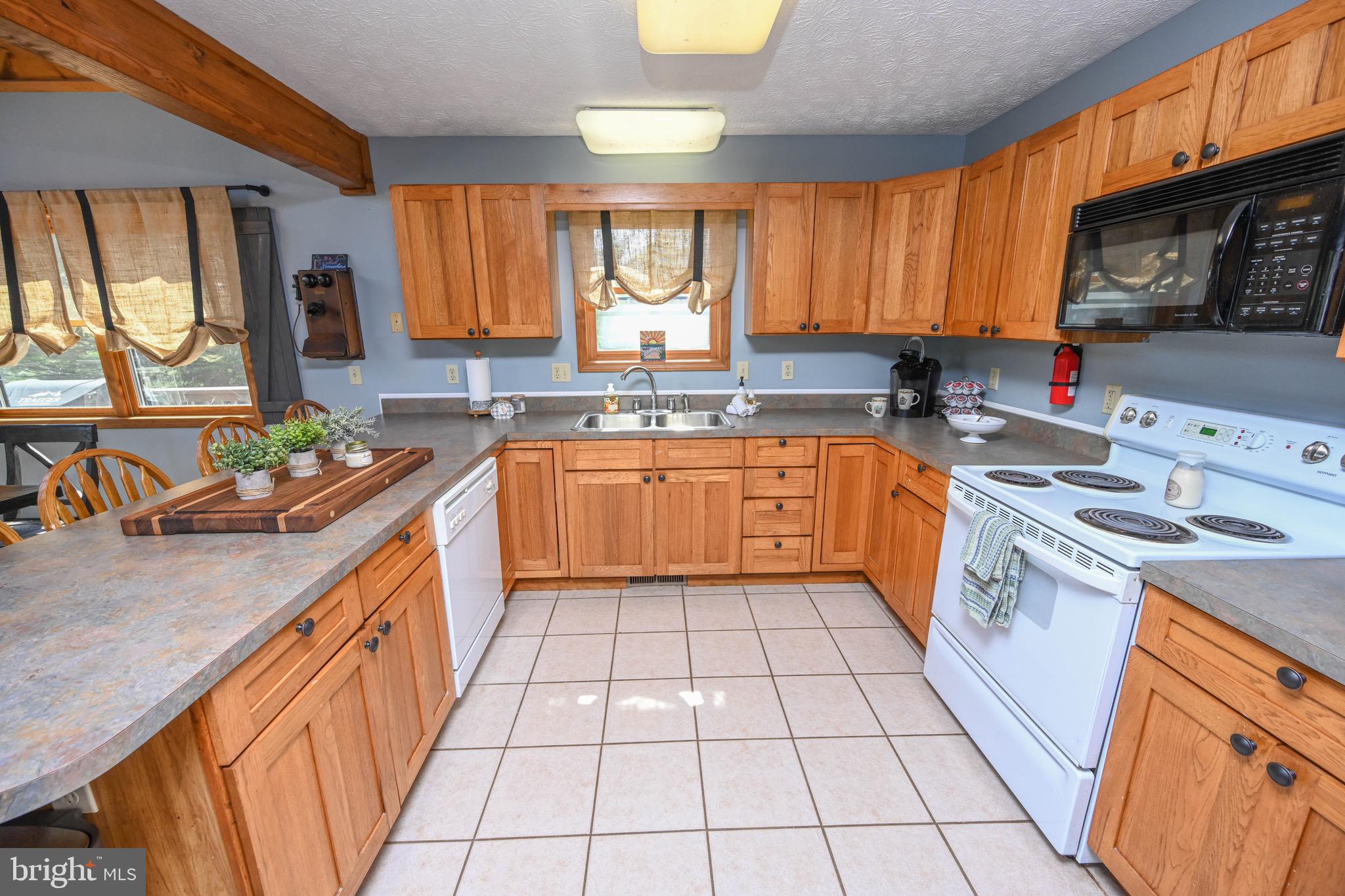 HOLIDAY HILL - Residential