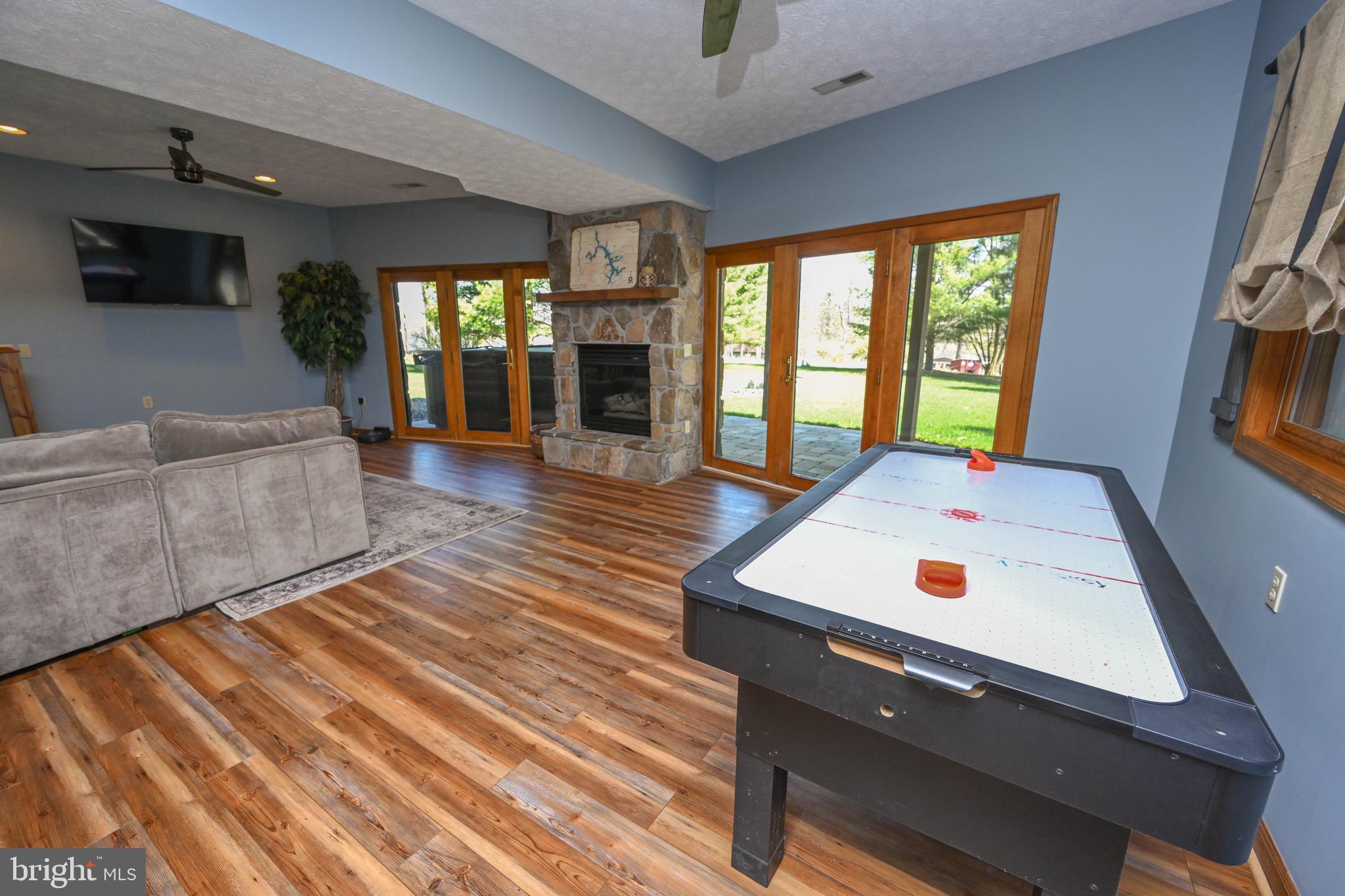 HOLIDAY HILL - Residential