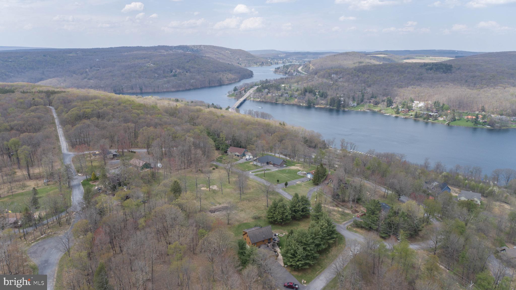 HOLIDAY HILL - Residential