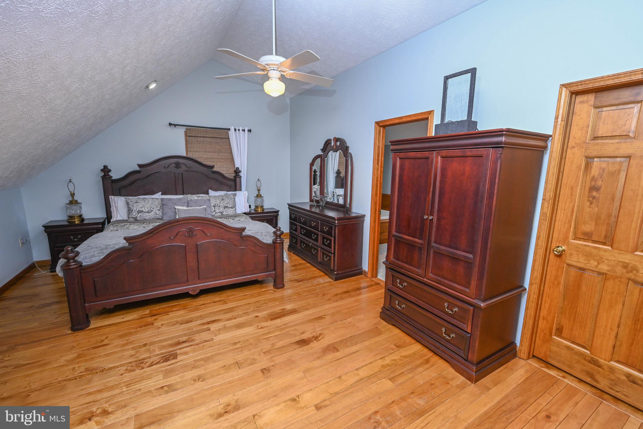 HOLIDAY HILL - Residential