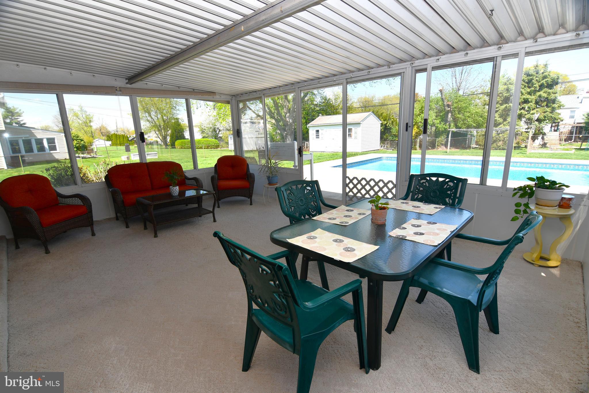 INGLEWOOD GDNS - Residential