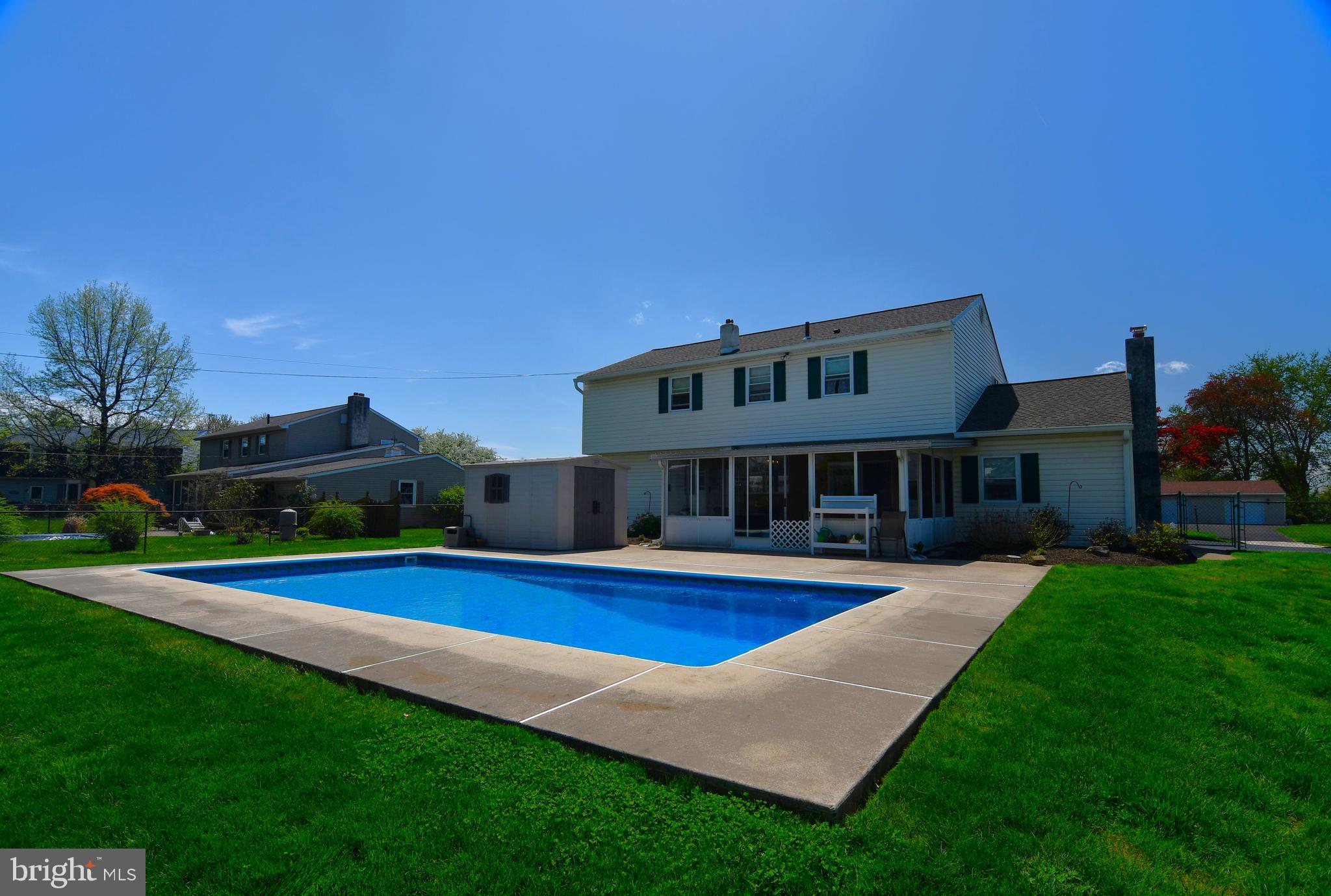 INGLEWOOD GDNS - Residential