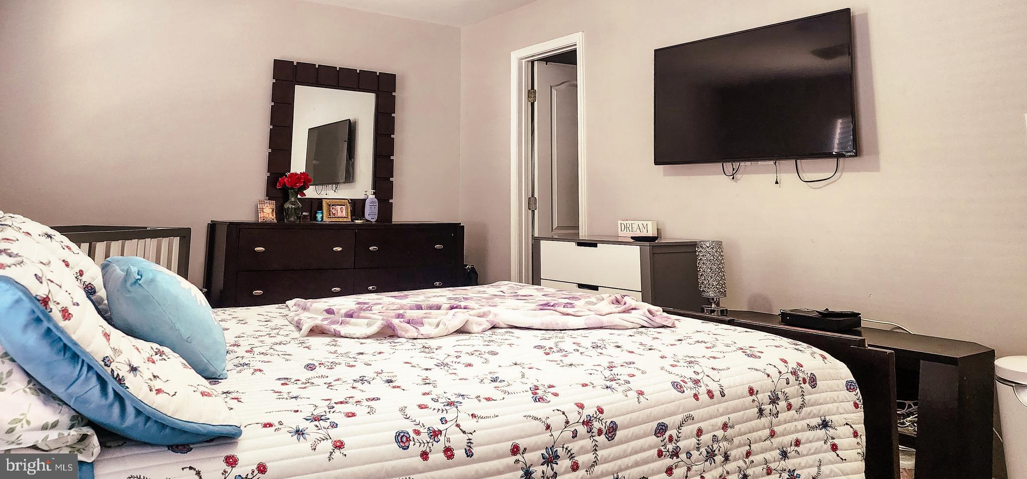 CAPITAL VIEW TOWNHOUSES - Residential