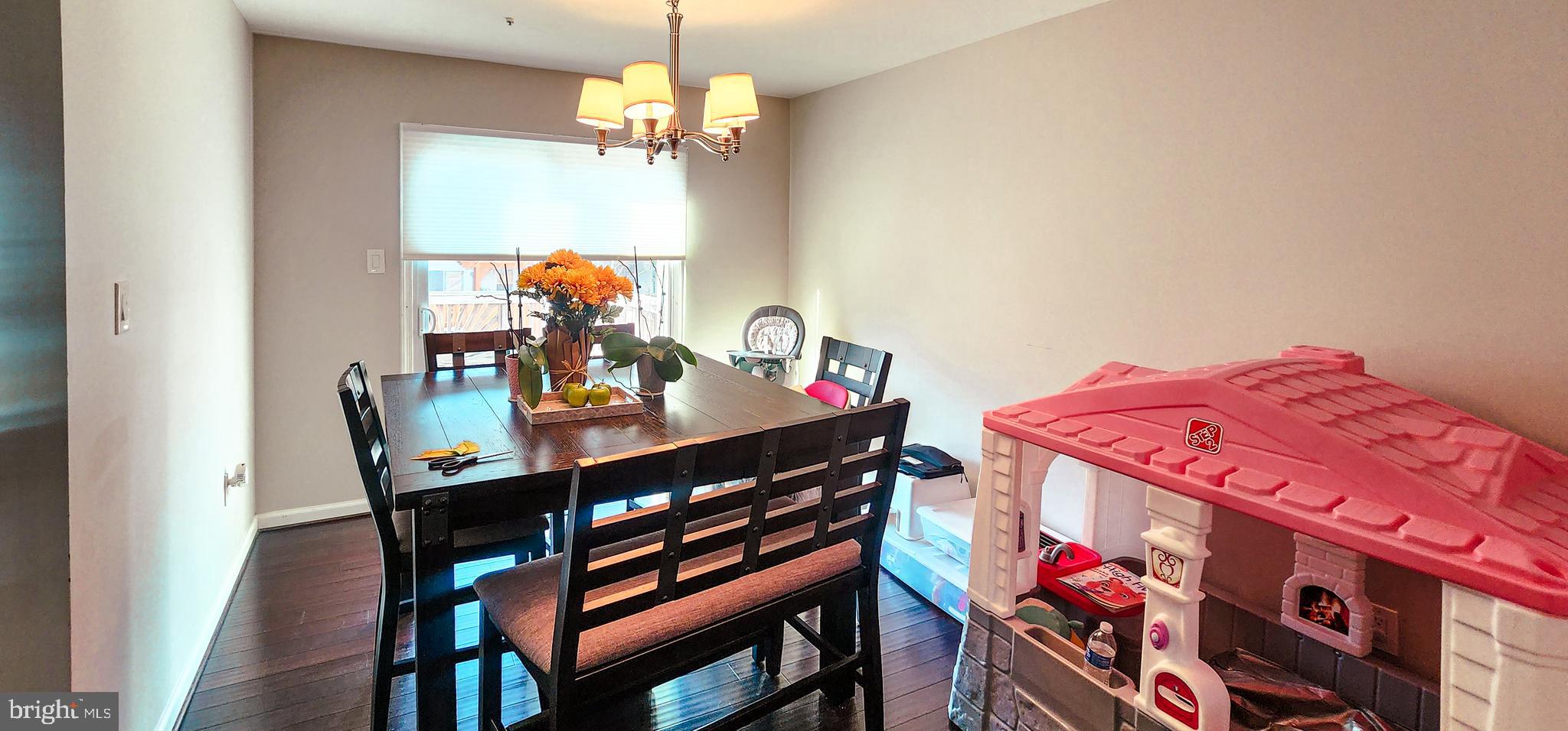 CAPITAL VIEW TOWNHOUSES - Residential