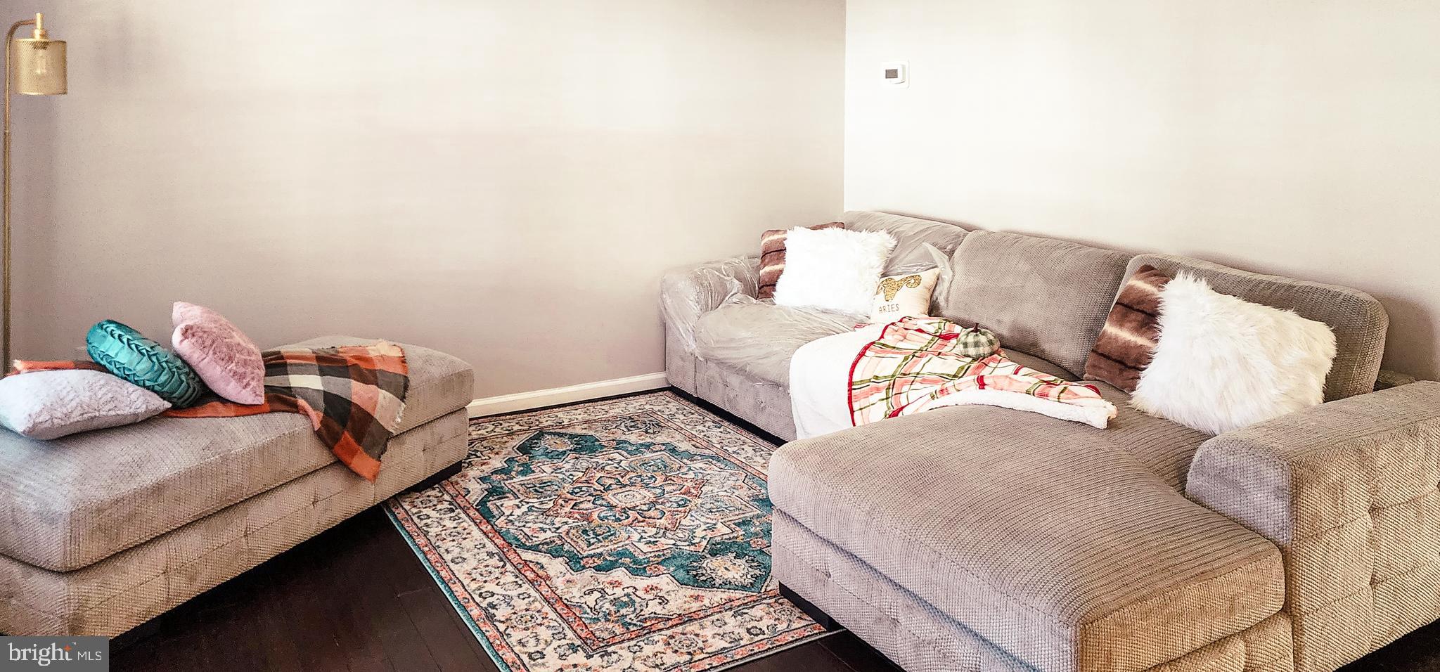 CAPITAL VIEW TOWNHOUSES - Residential