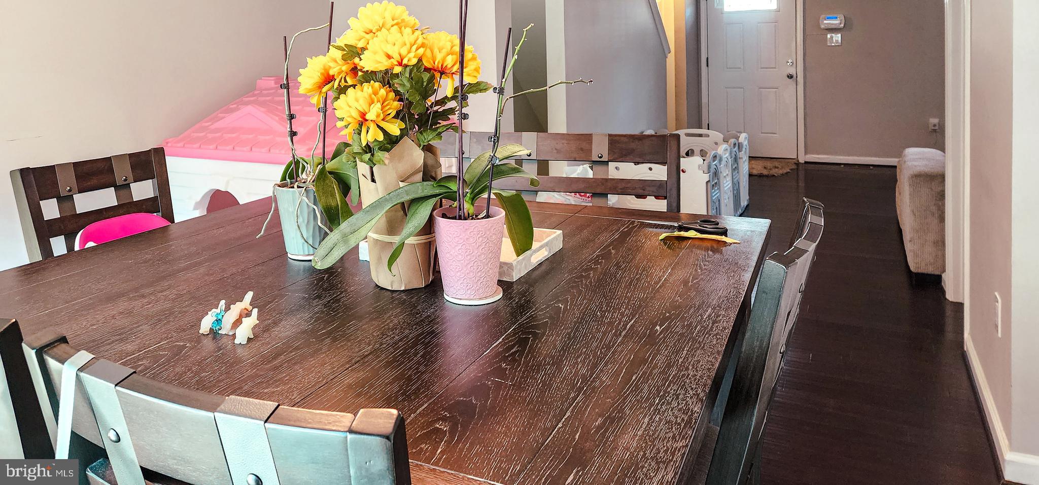 CAPITAL VIEW TOWNHOUSES - Residential