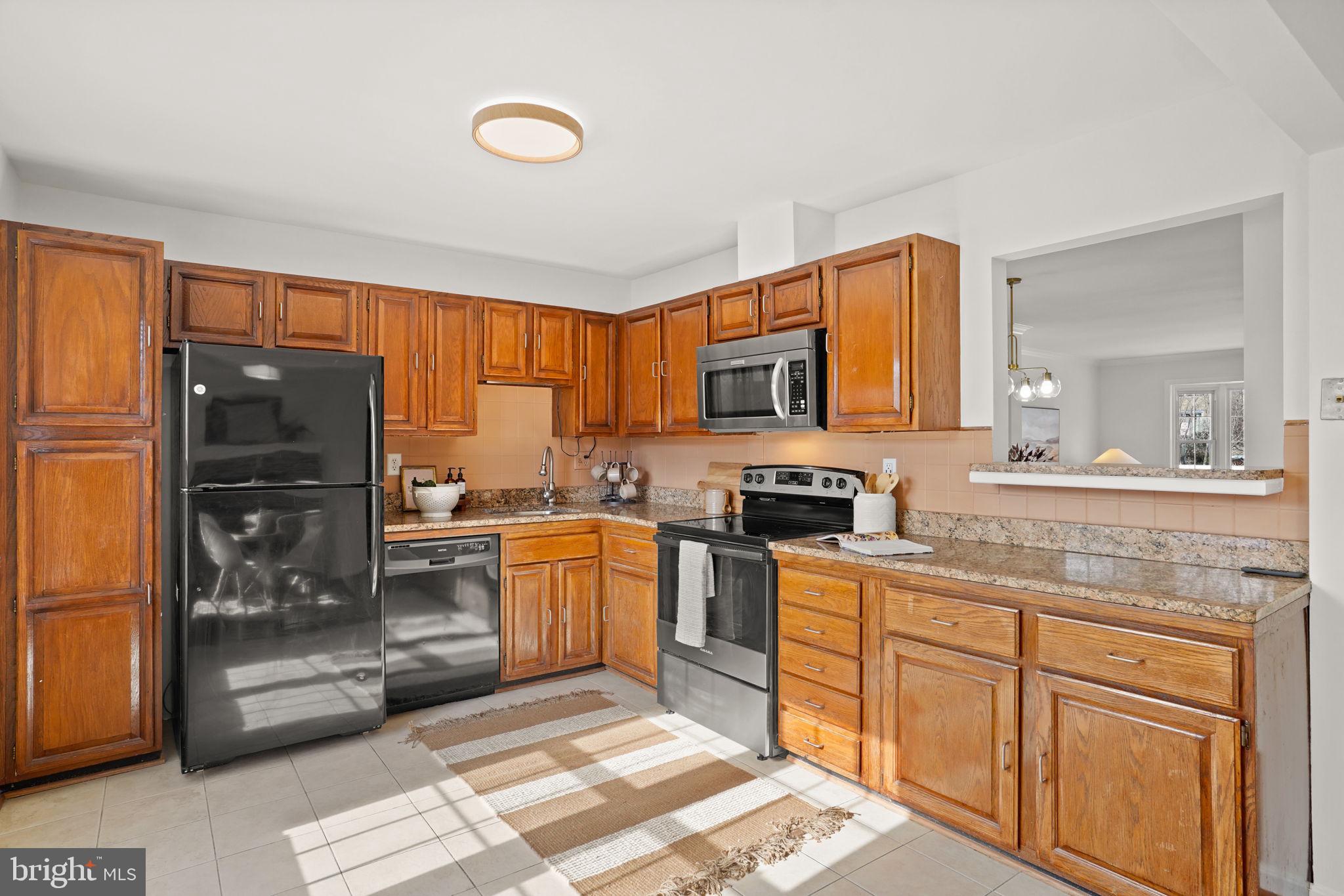 HUNTINGTON AT MT VERNON - Residential