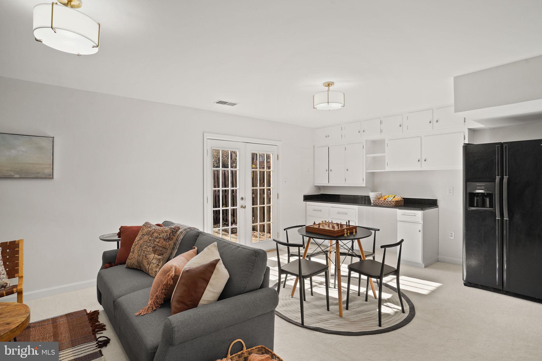 HUNTINGTON AT MT VERNON - Residential