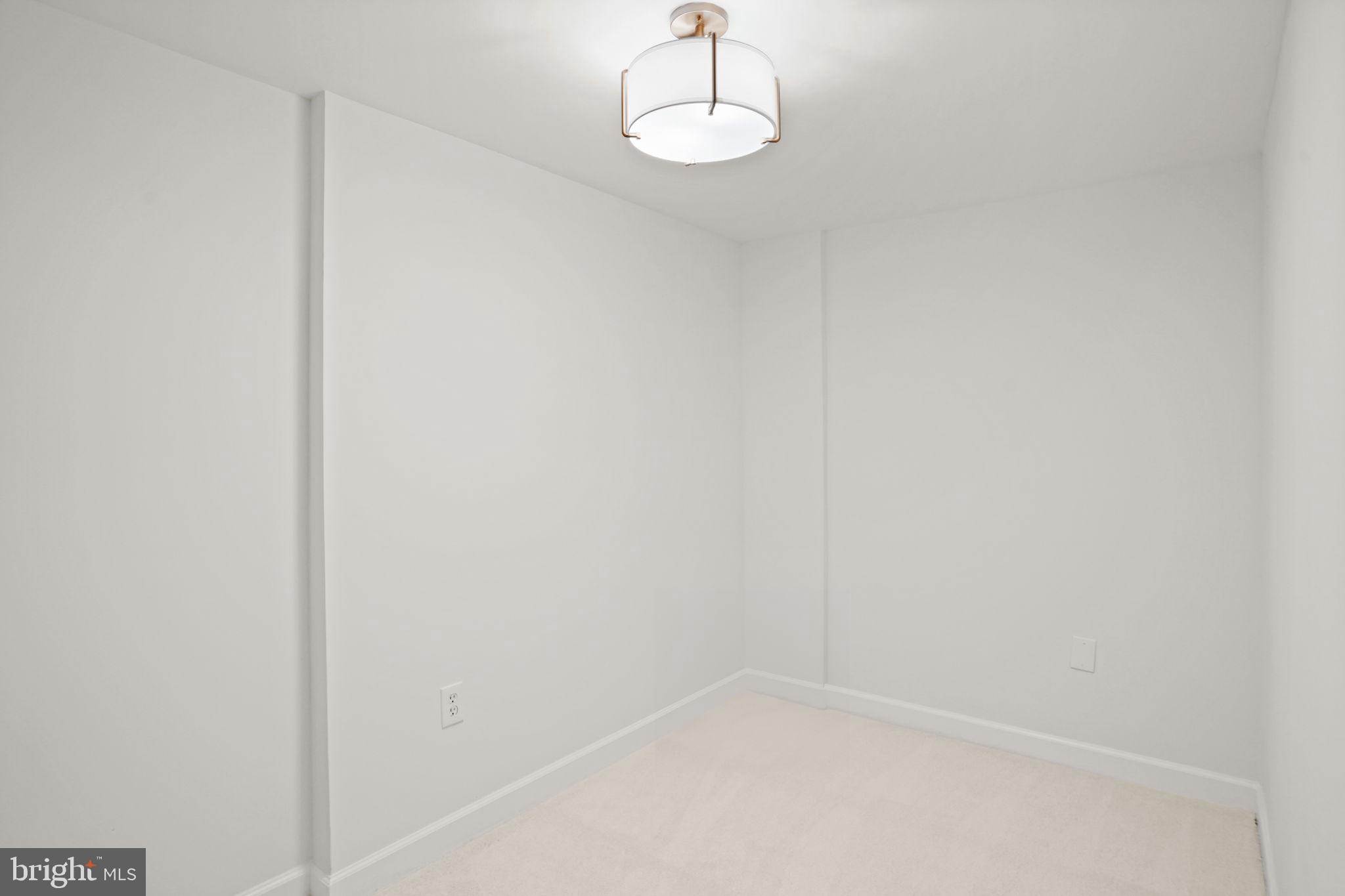 HUNTINGTON AT MT VERNON - Residential