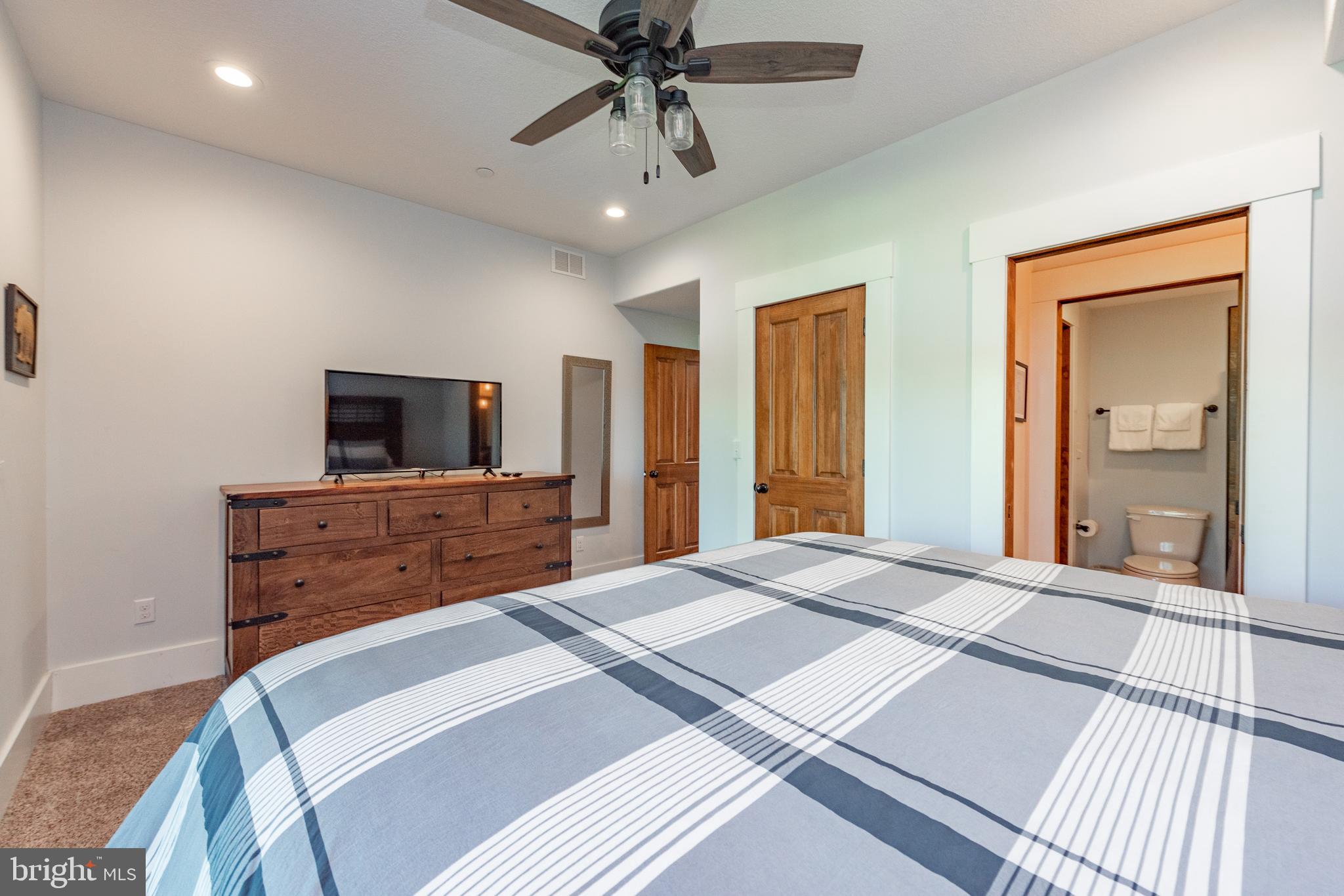 DEEP CREEK HIGHLANDS - Residential