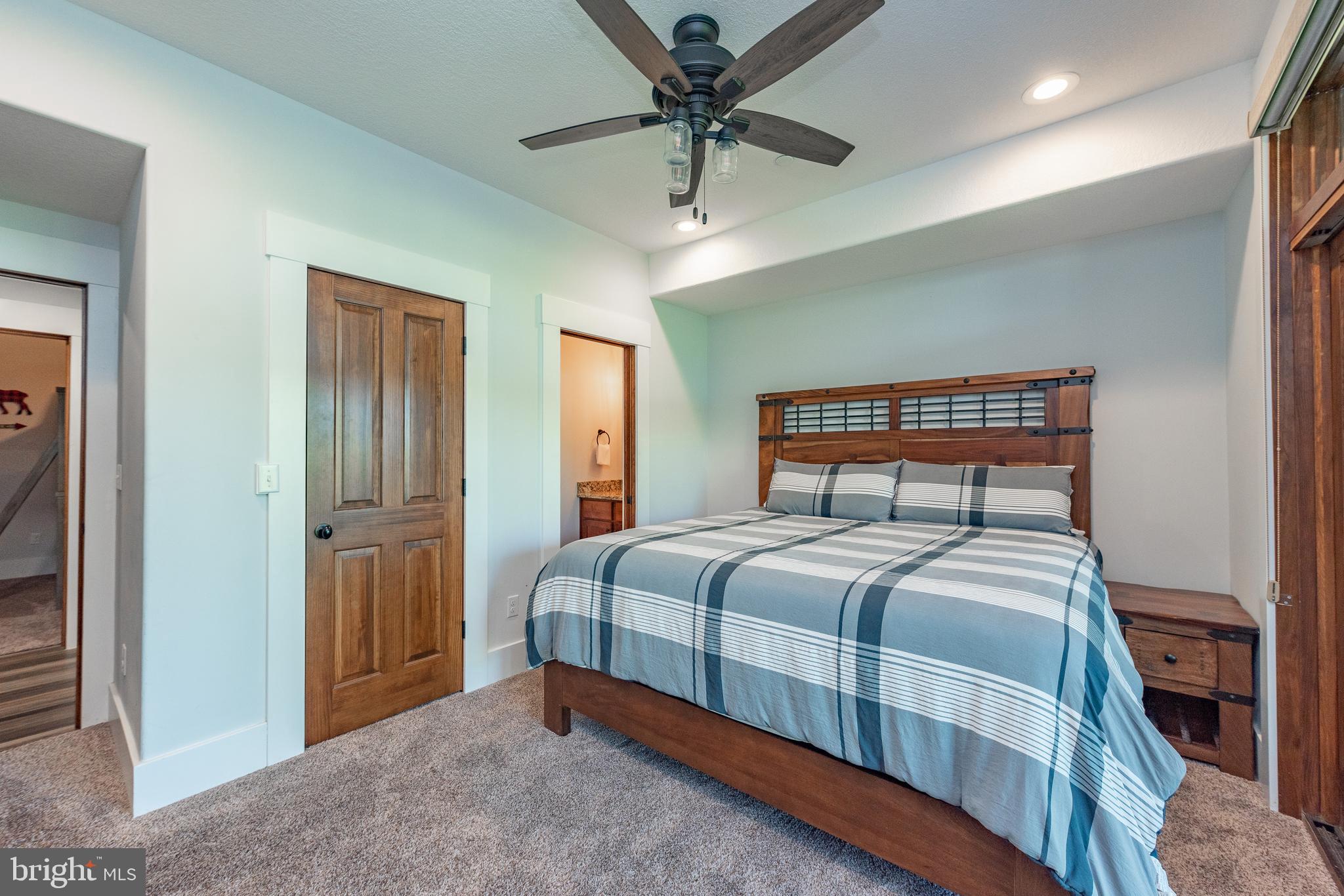 DEEP CREEK HIGHLANDS - Residential