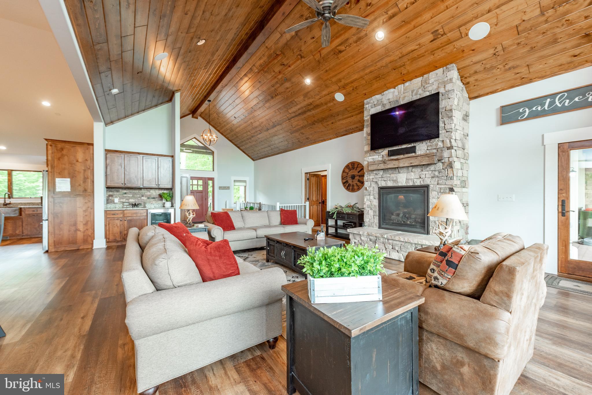 DEEP CREEK HIGHLANDS - Residential