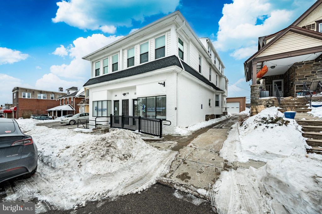 Photo of 324 - 326 Darby Road #1R, HAVERTOWN, PA 19083 (MLS # PADE2106952)