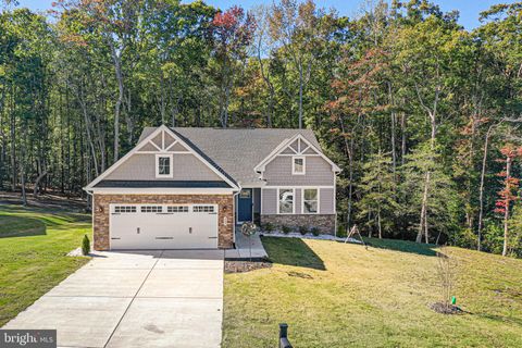 289 PLEASANTS LANE KILMARNOCK VA 22482