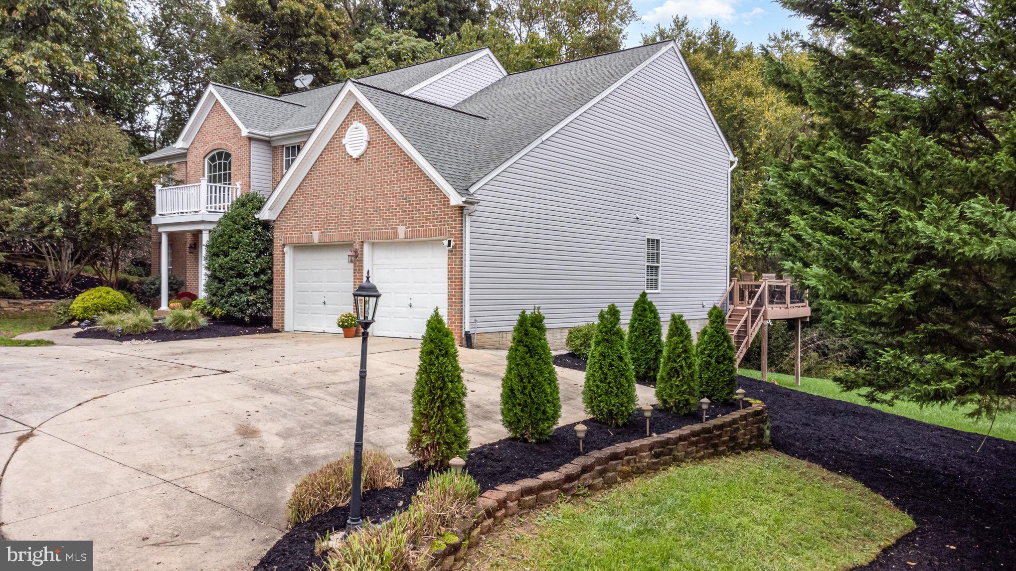 HUNTERS RUN - Residential