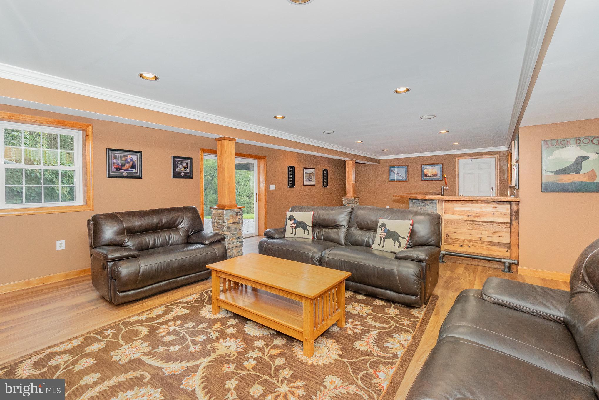 HUNTERS RUN - Residential