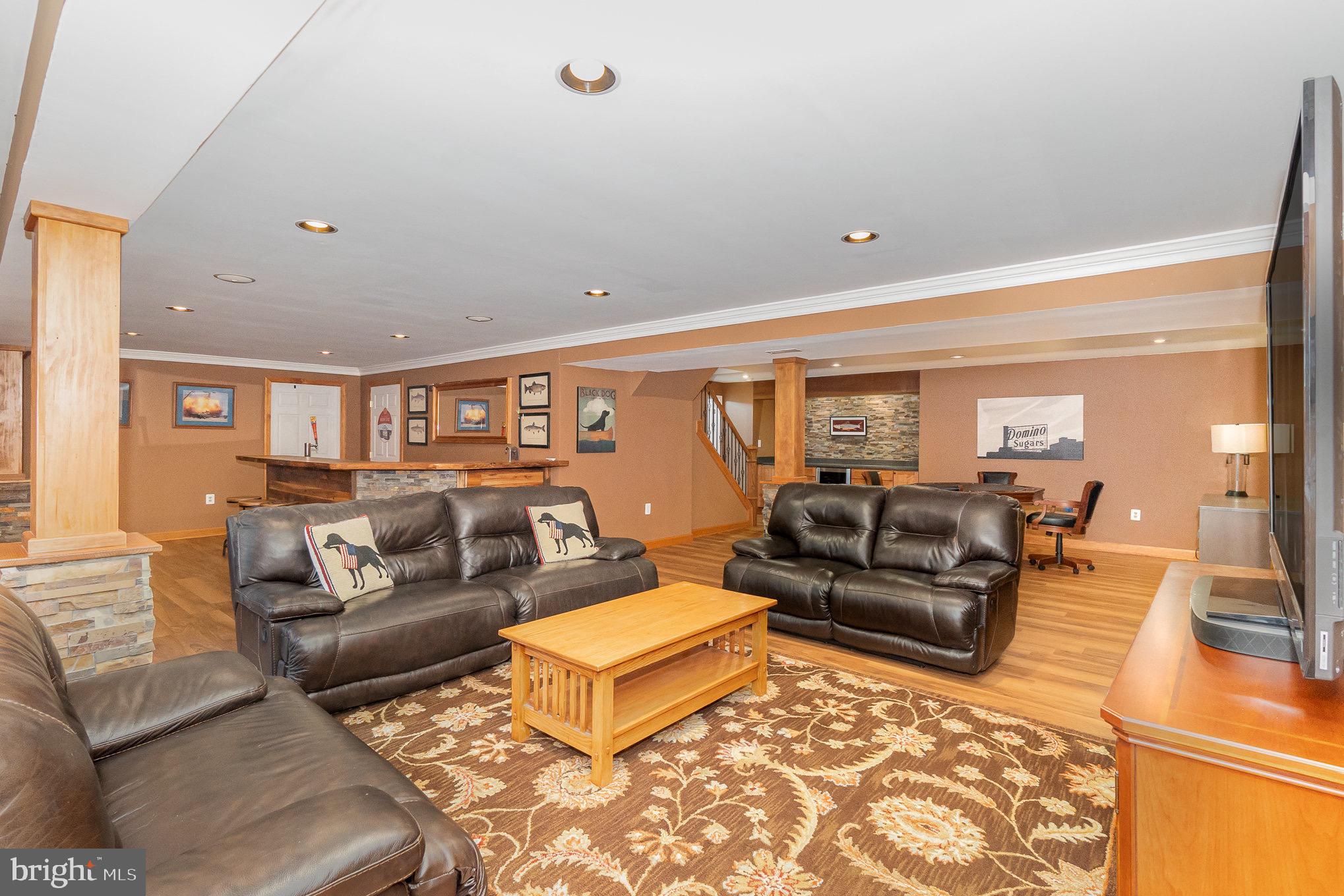 HUNTERS RUN - Residential