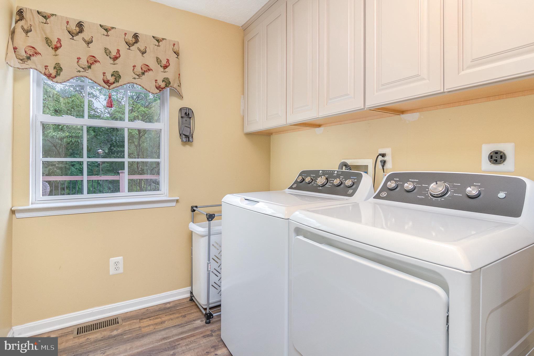 HUNTERS RUN - Residential