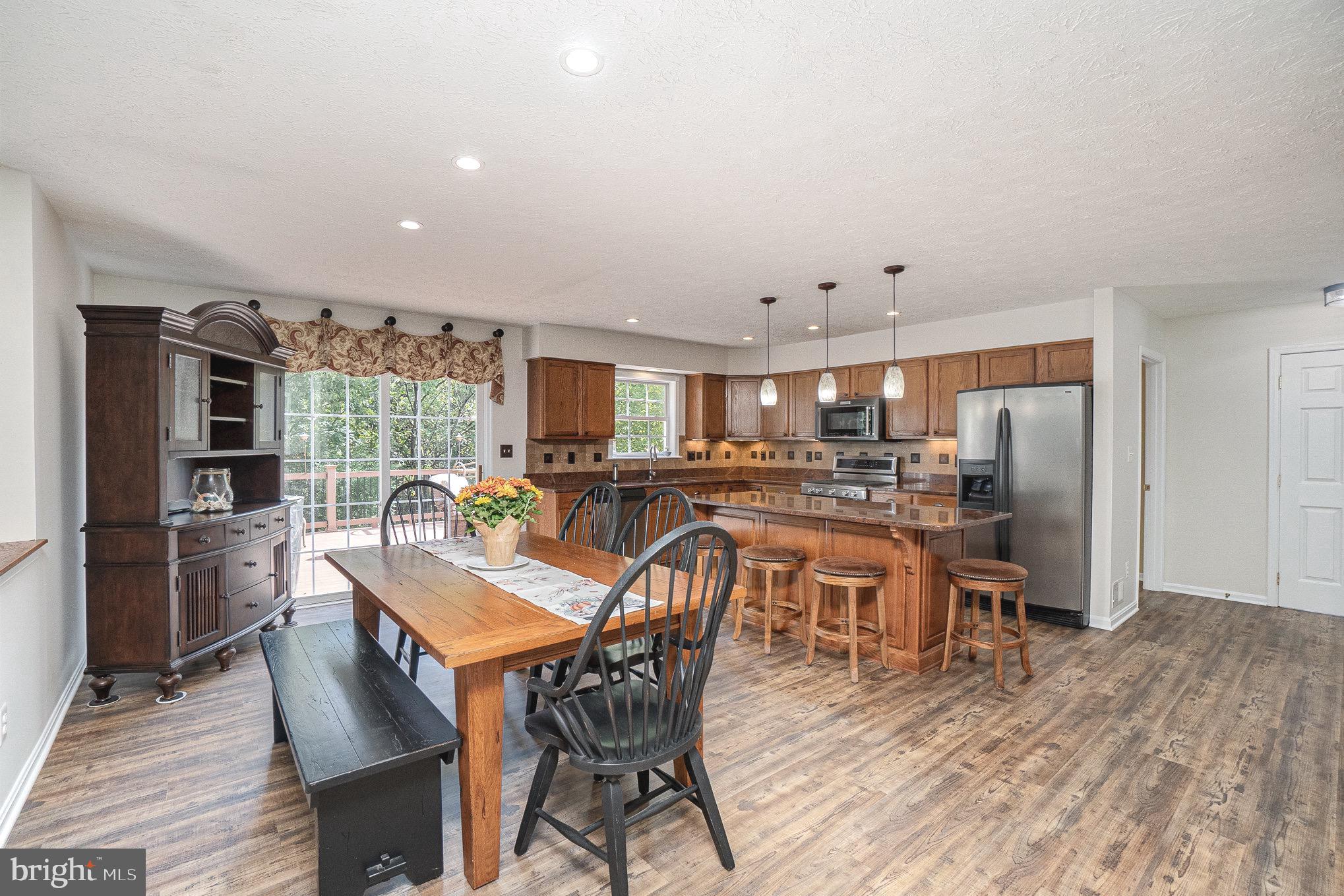 HUNTERS RUN - Residential